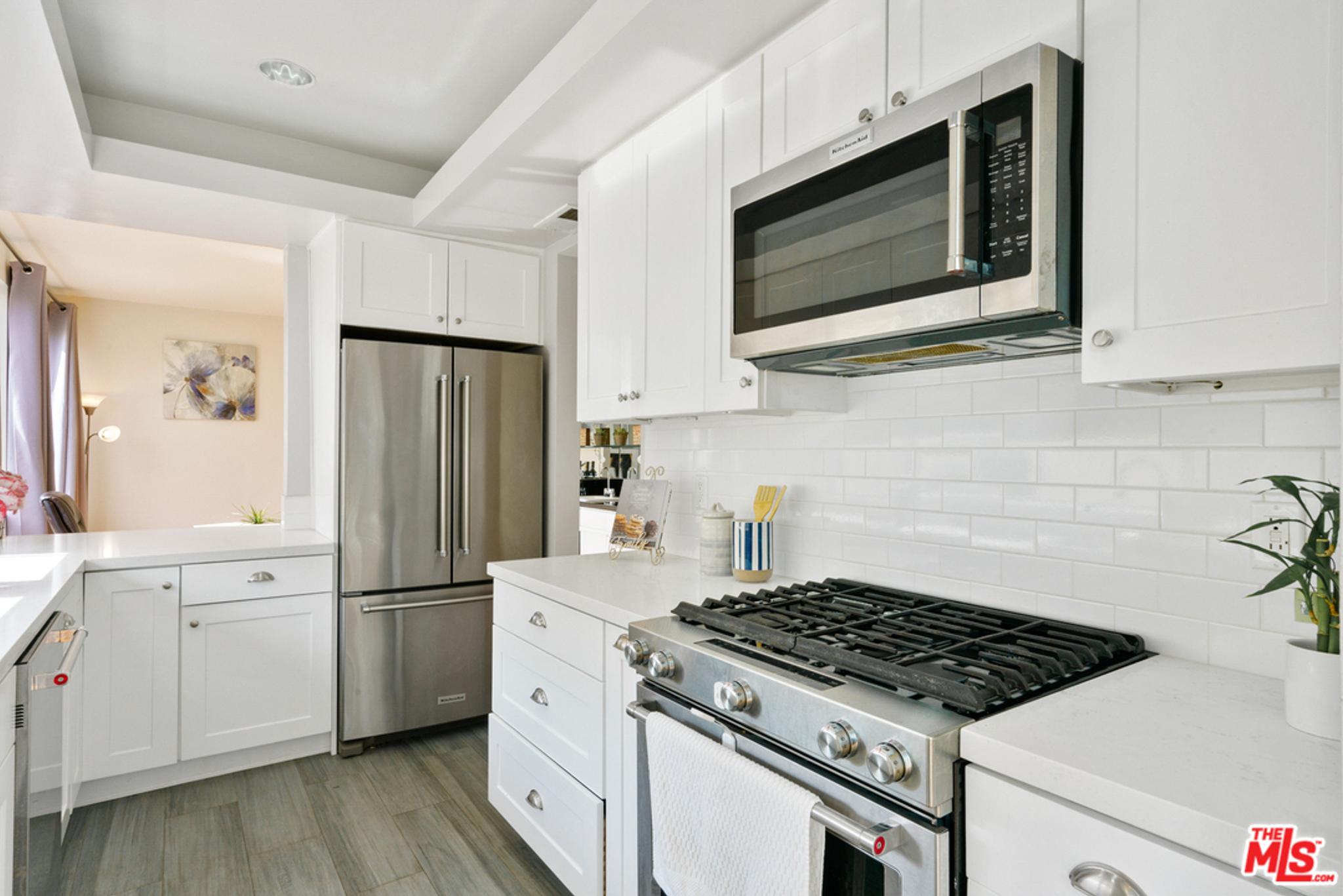 1927 Glendon Ave, view 2