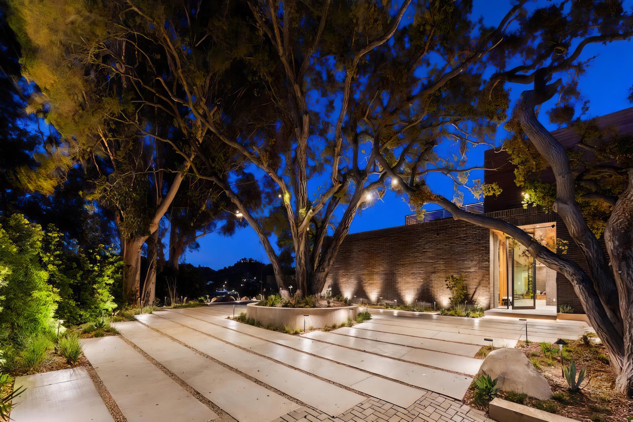 Oak Pass Manor, view 19