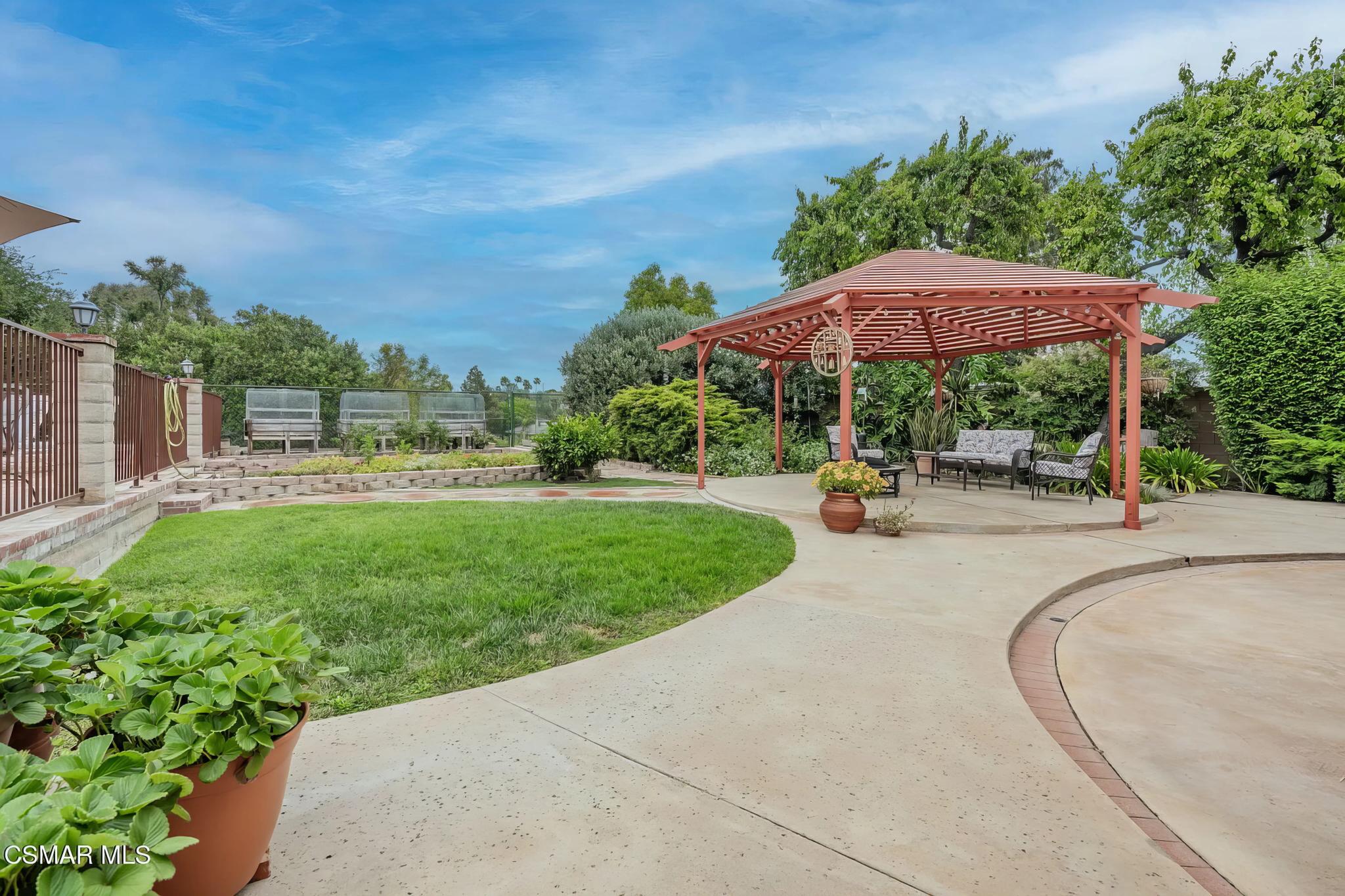 265 W Sidlee St, view 10