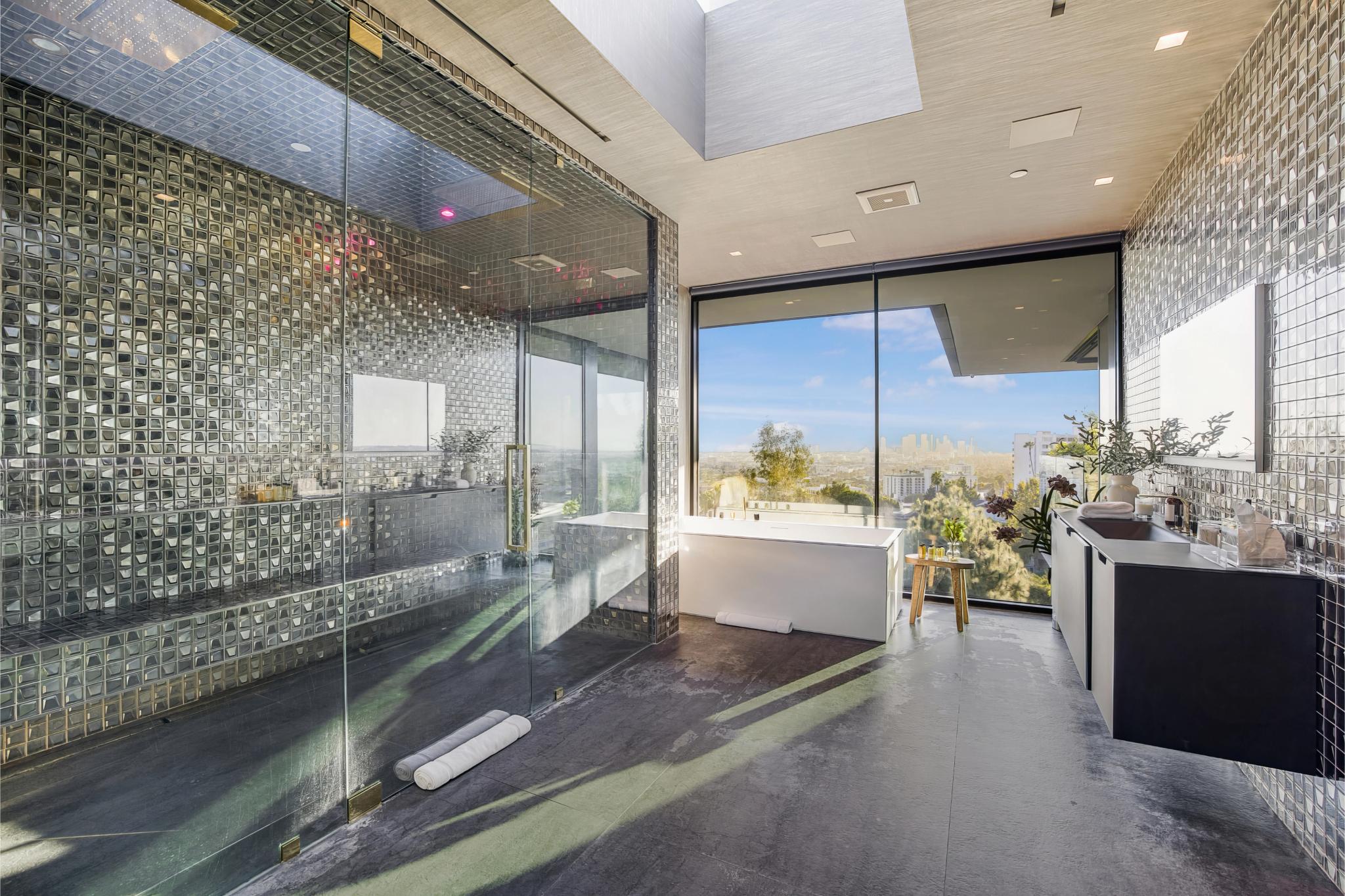1369 Londonderry Pl, view 10