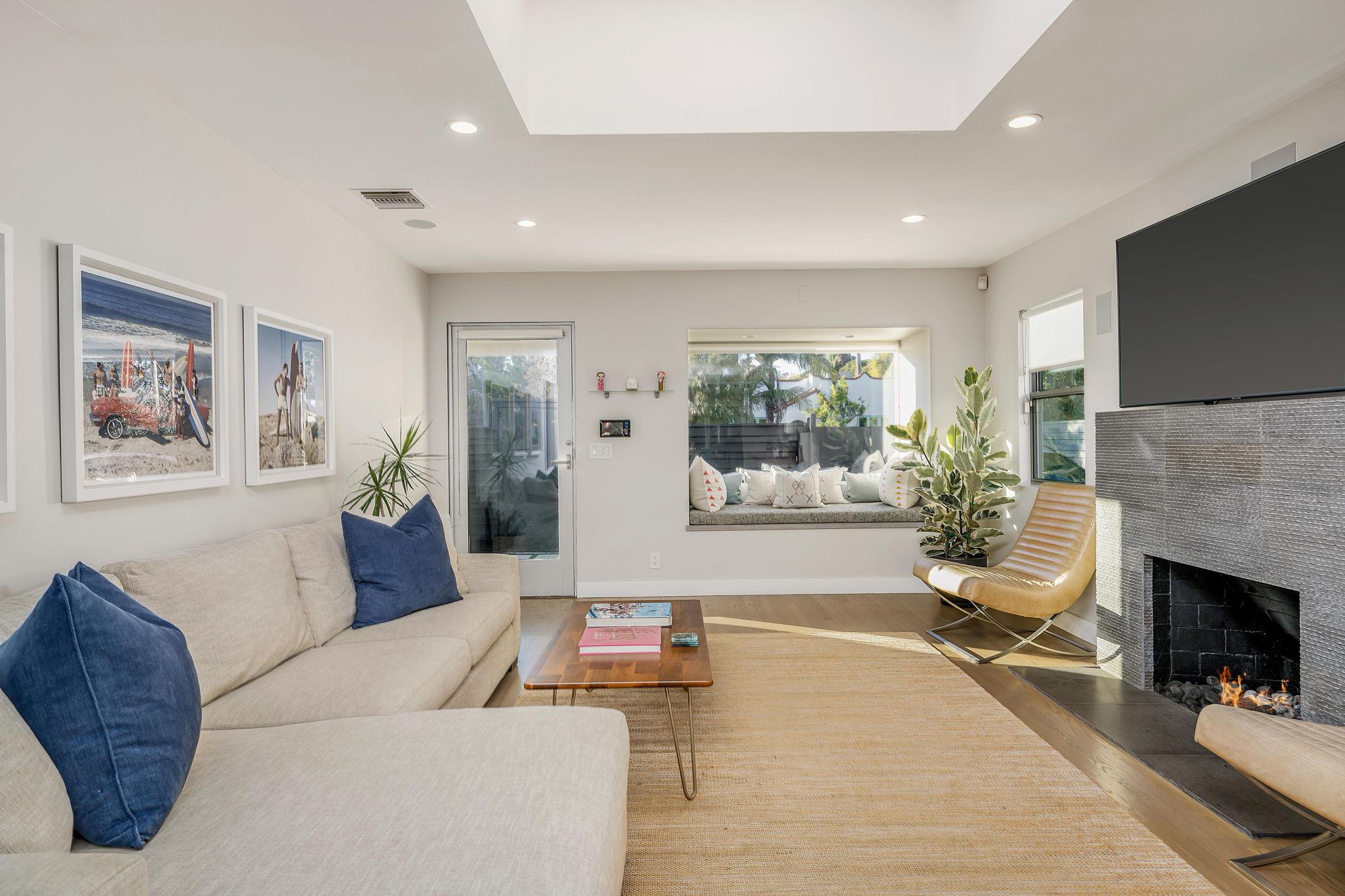 940 Venezia Ave, view 3