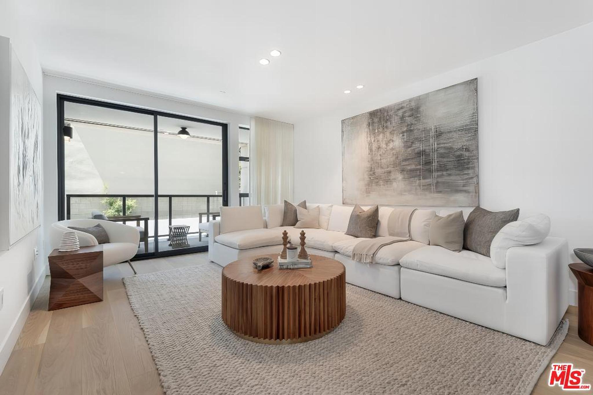 10777 Wilshire #302