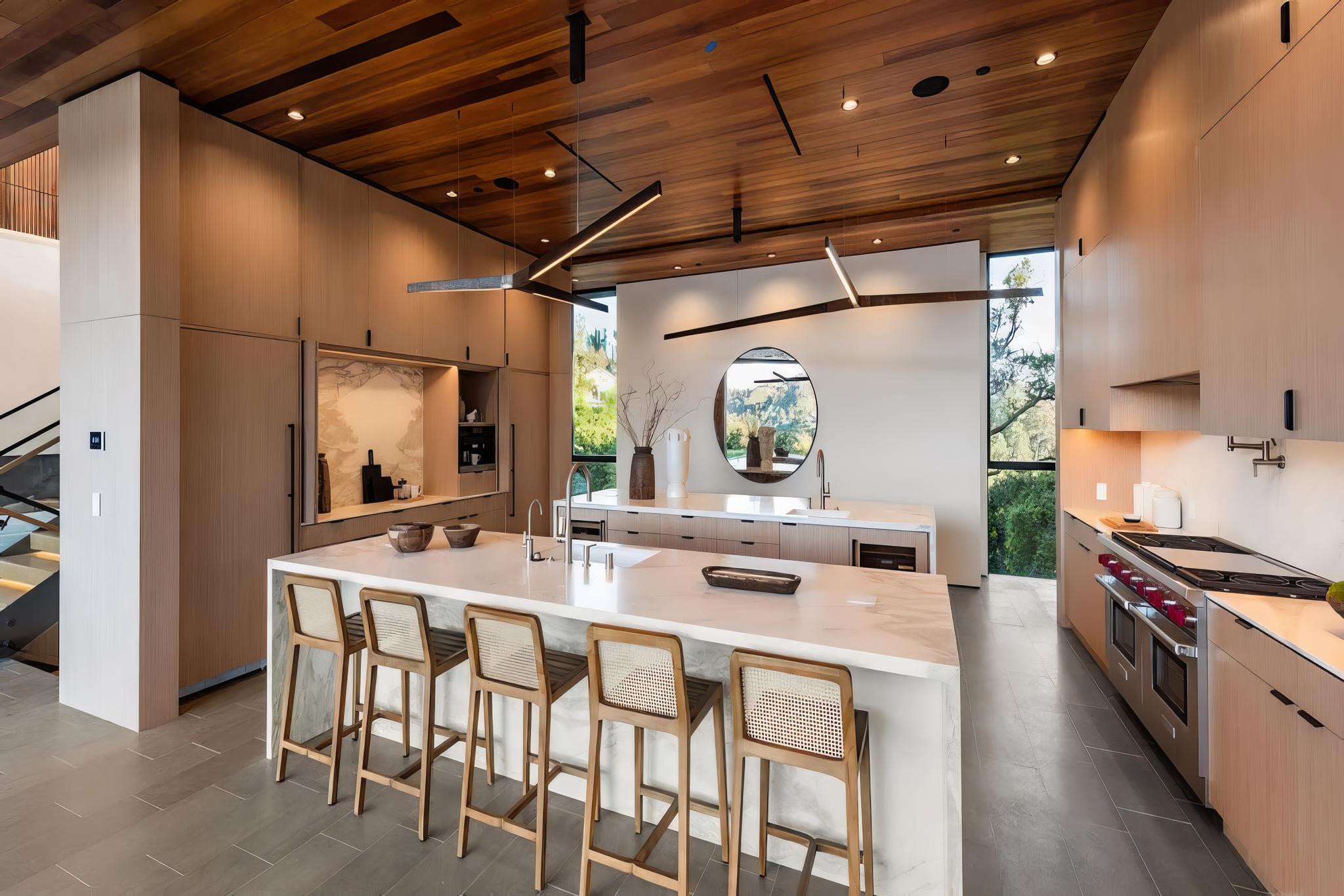 Oak Pass Manor, view 34