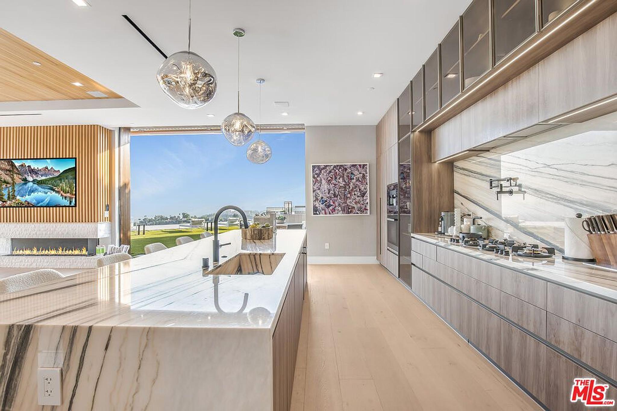 1033 Somera Rd, view 13