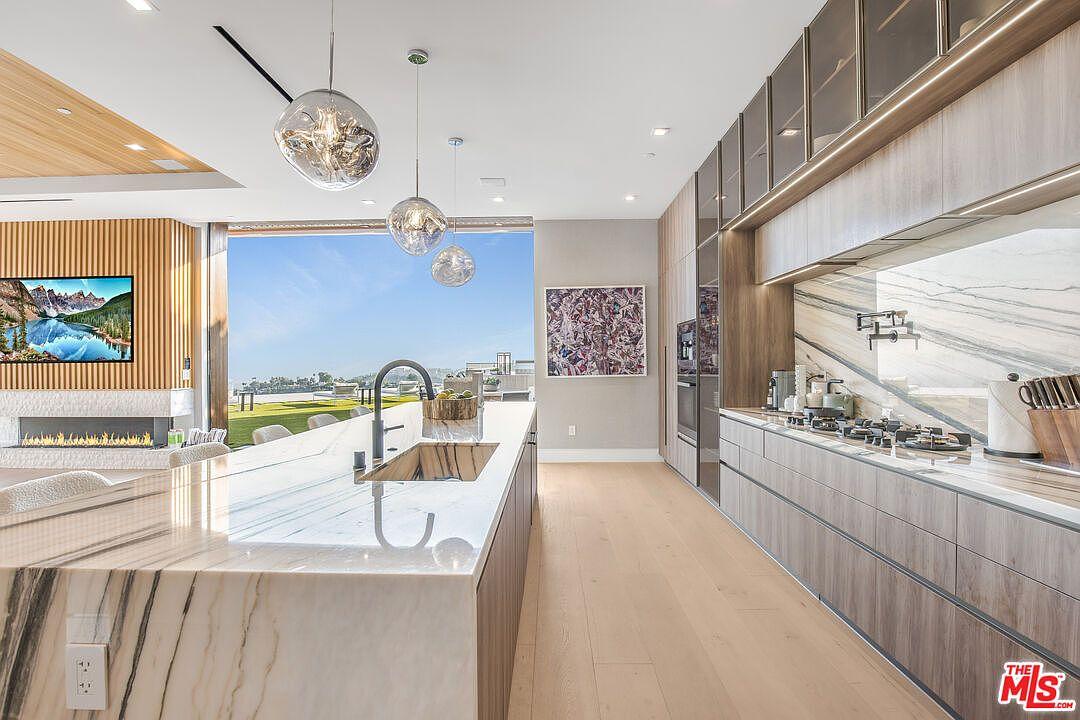 1033 Somera Rd, view 13