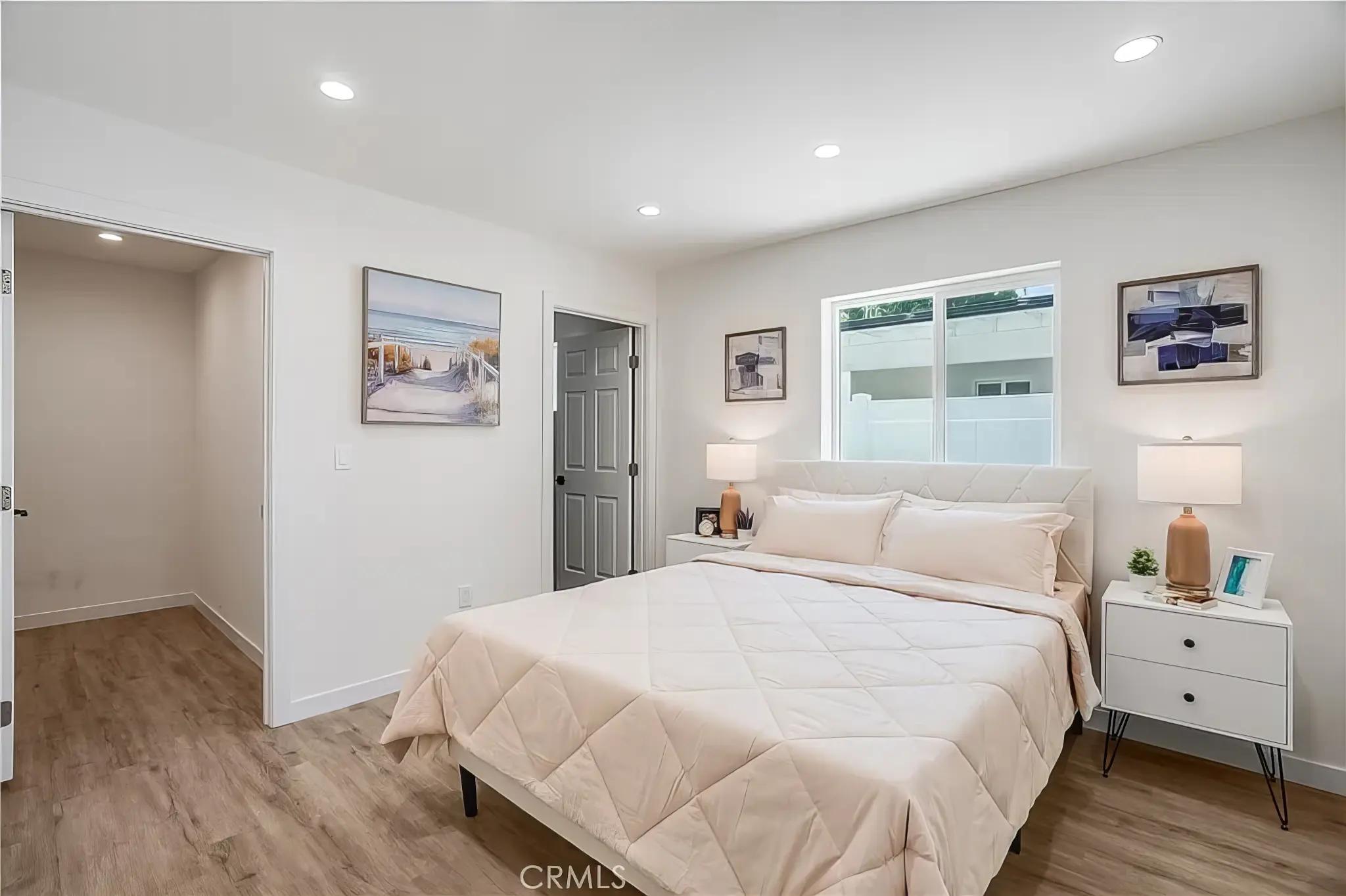 7010 Encino Ave, view 6