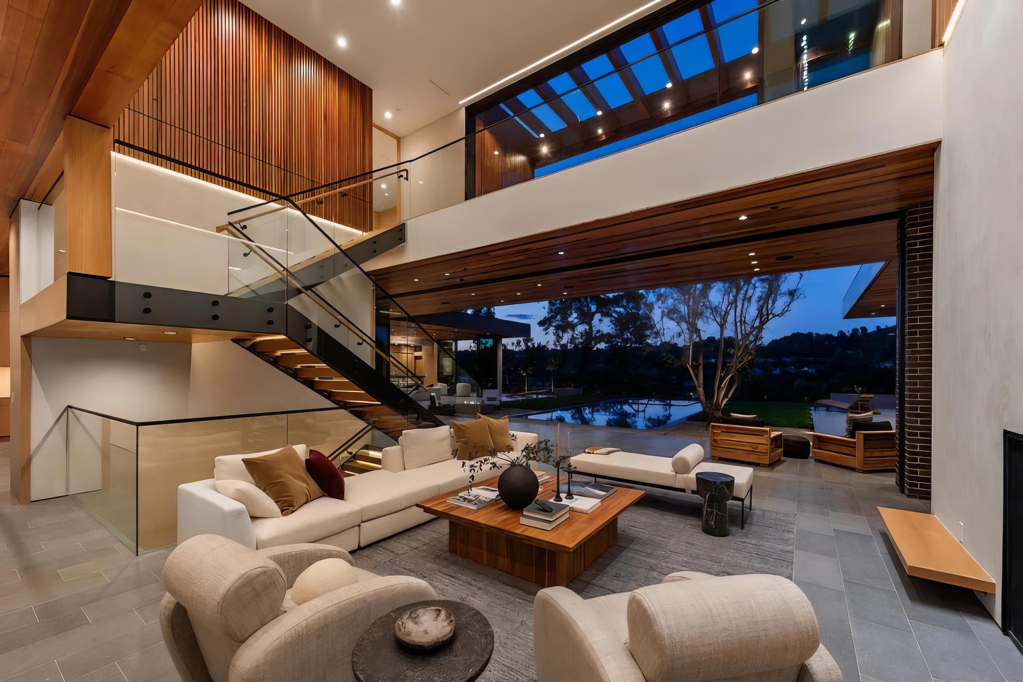 Oak Pass Manor, view 10