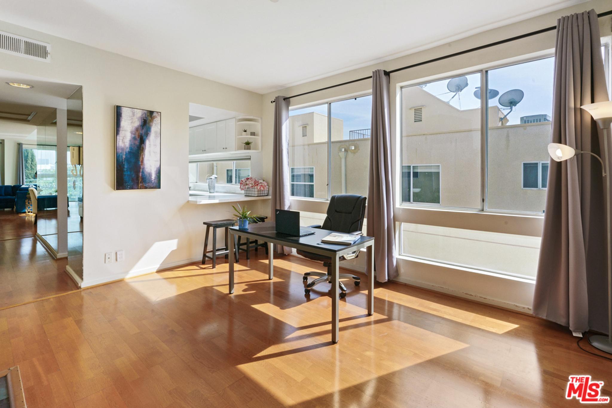 1927 Glendon Ave, view 1