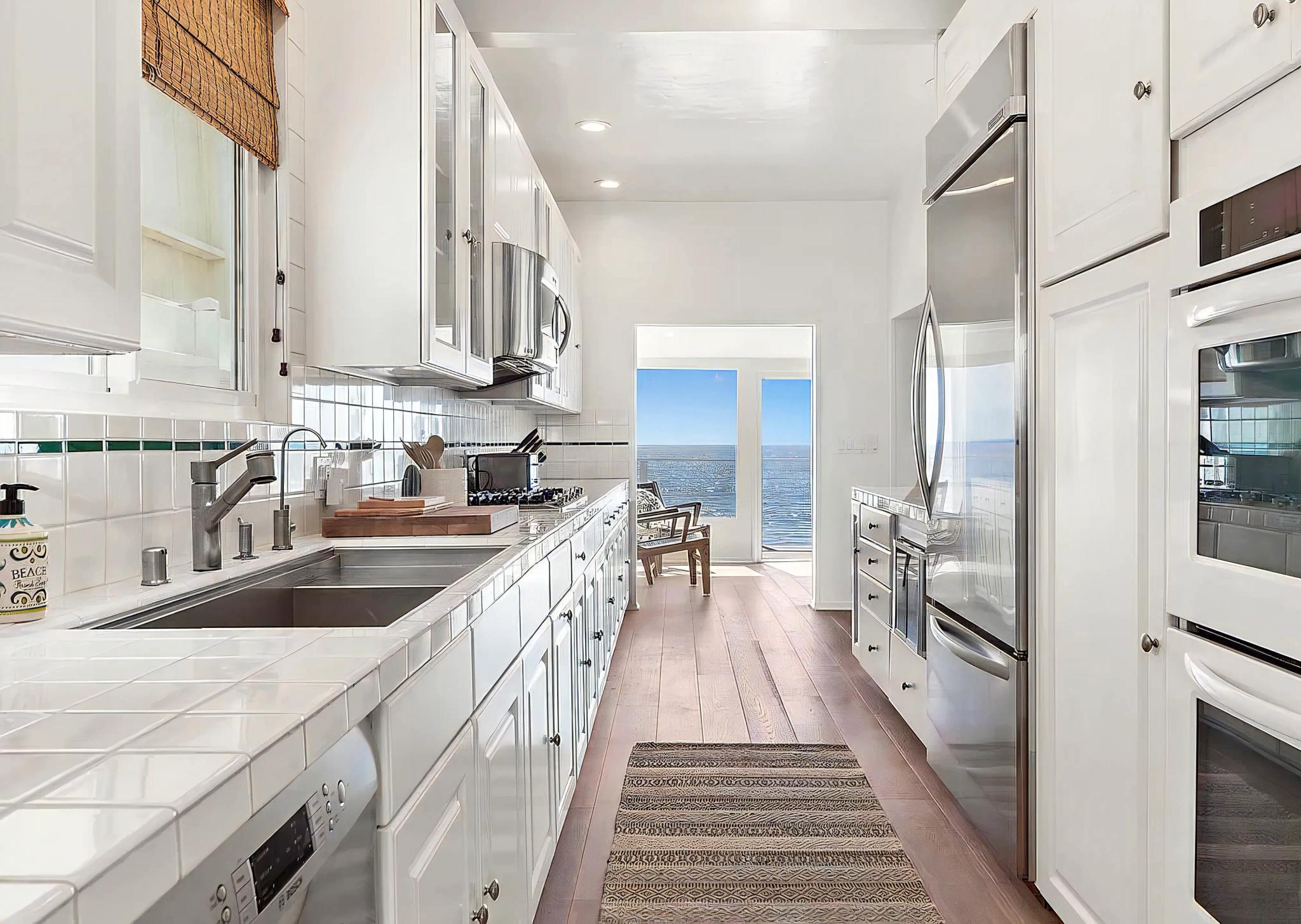 19232 Pacific Coast Hwy, view 10