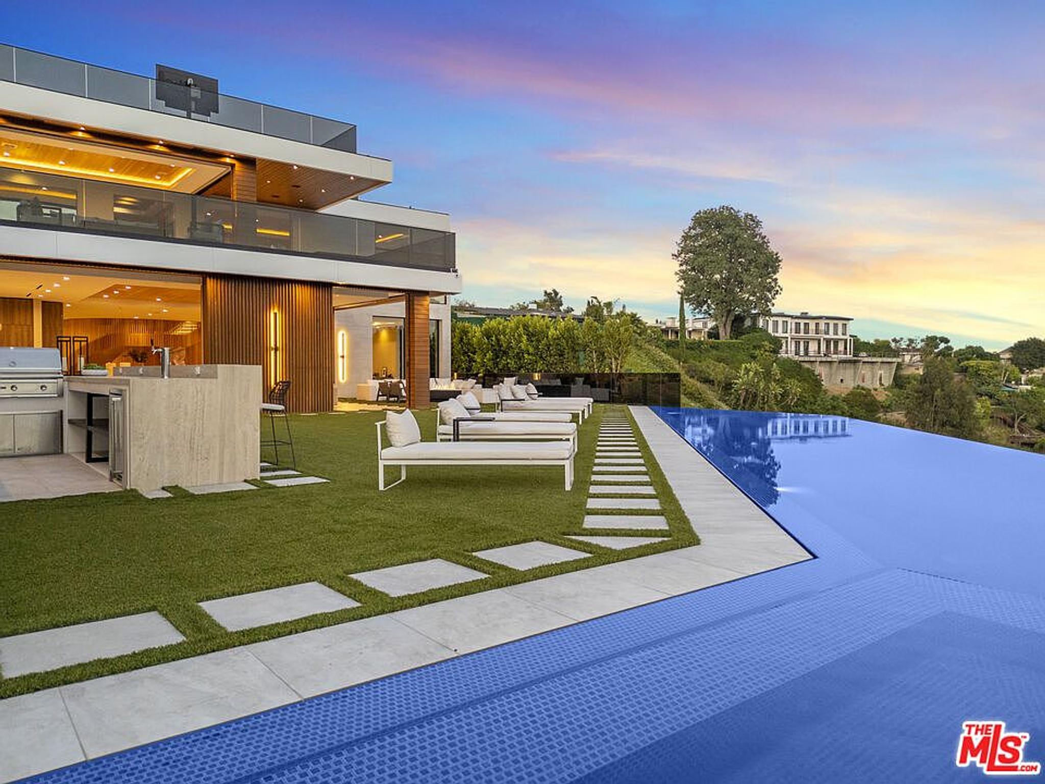 1033 Somera Rd, view 3
