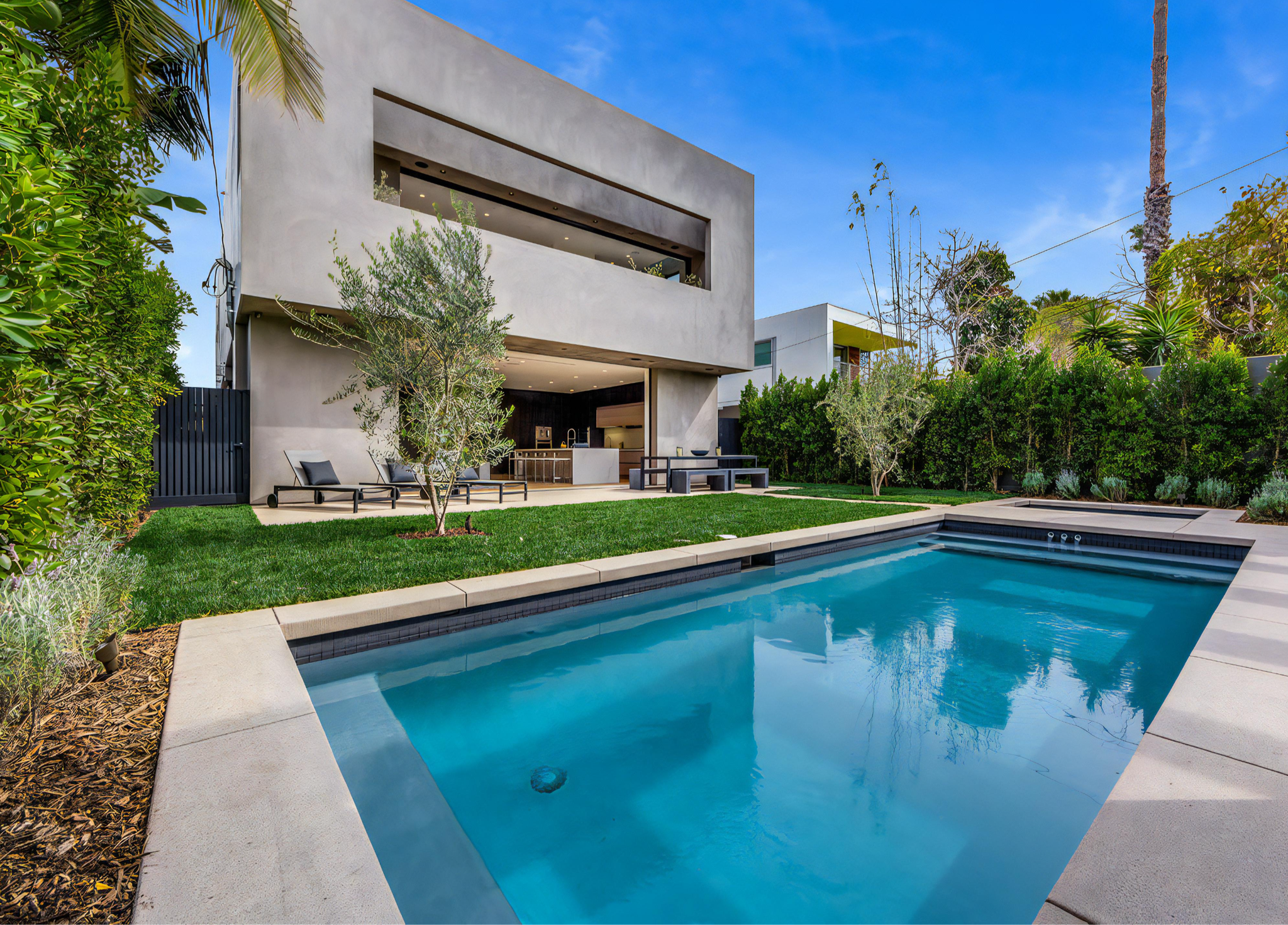 607 N Alta Vista Blvd