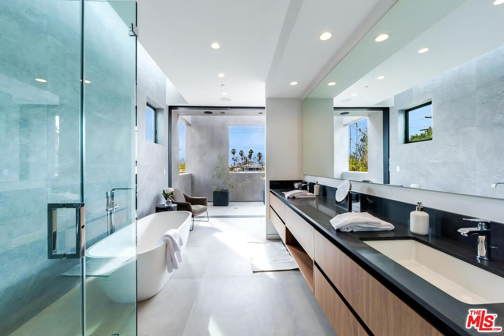 607 N Alta Vista Blvd, view 1