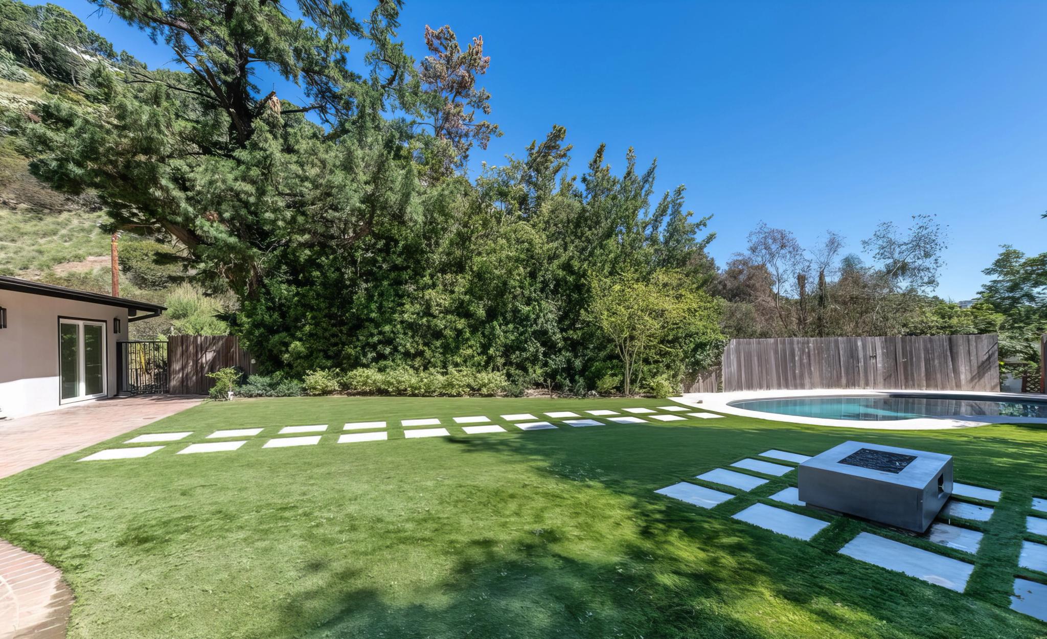 10120 Cielo Dr, view 1