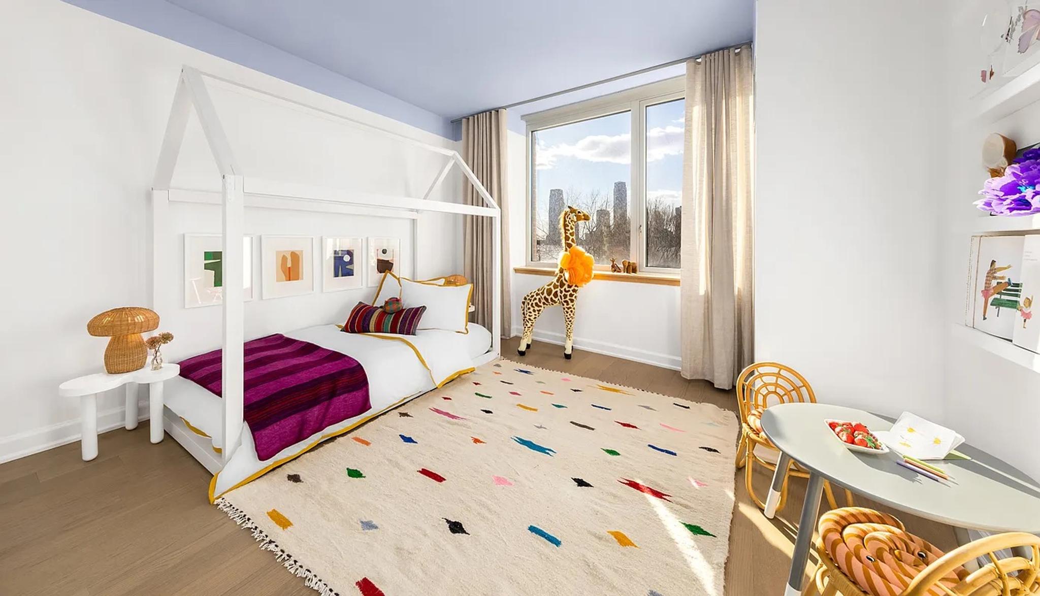 20 River Terrace, view 9