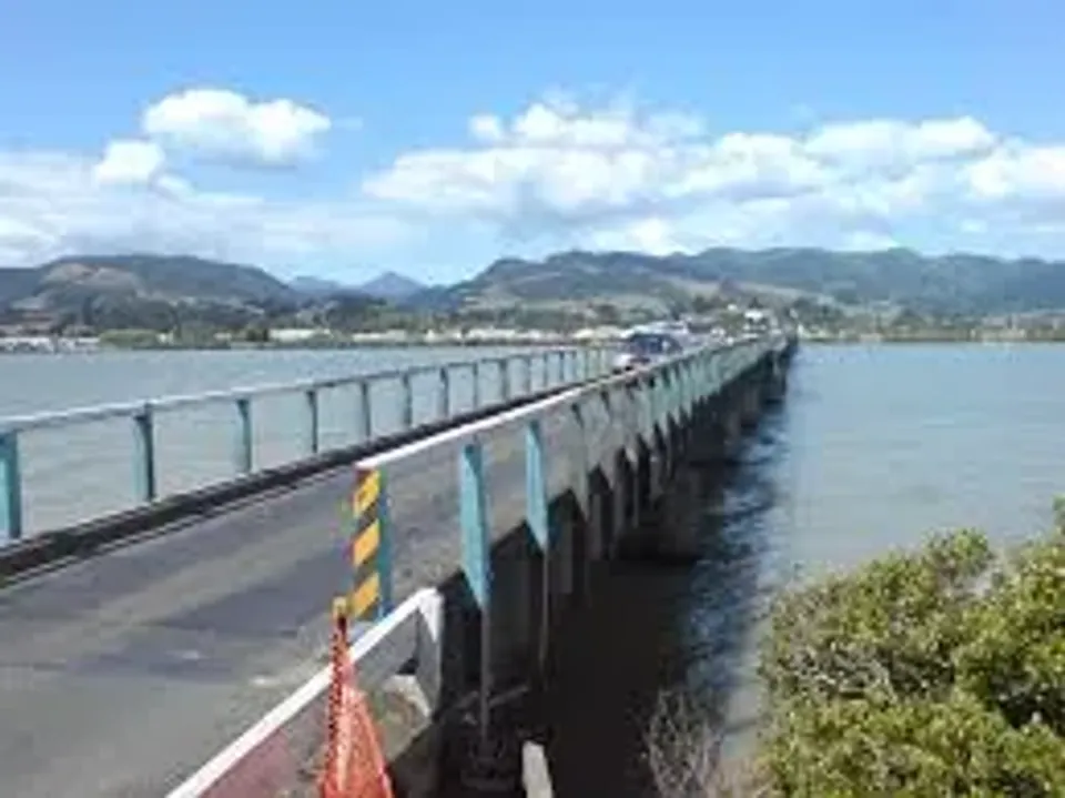 Kopu Bridge Labour Weekend Crossing