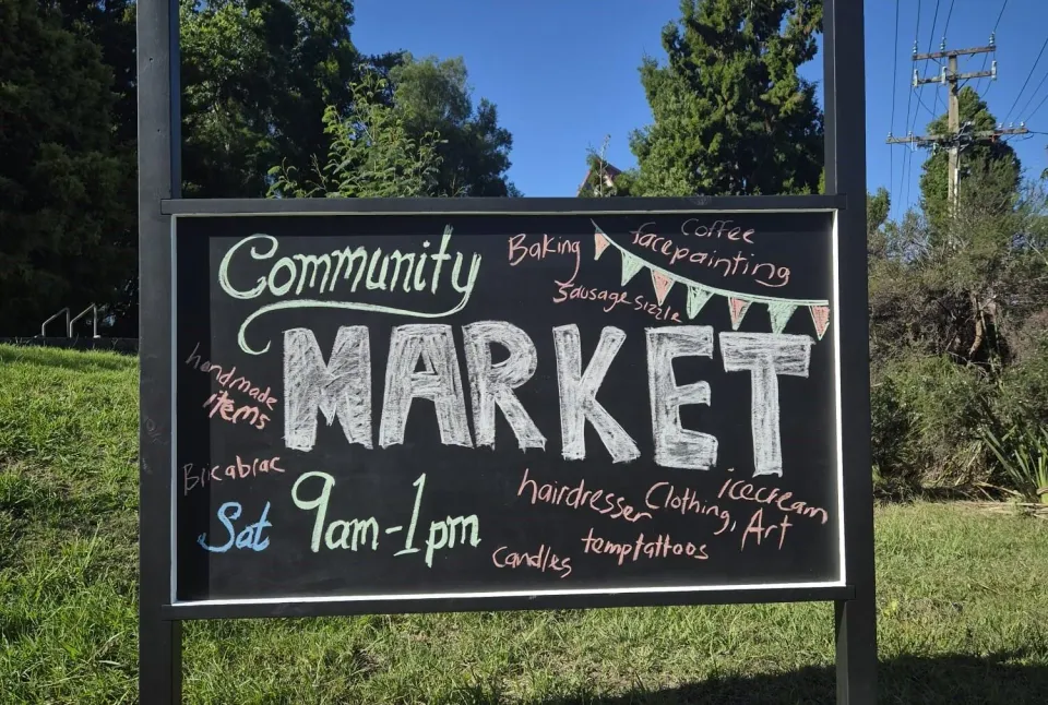 cooks beach market
