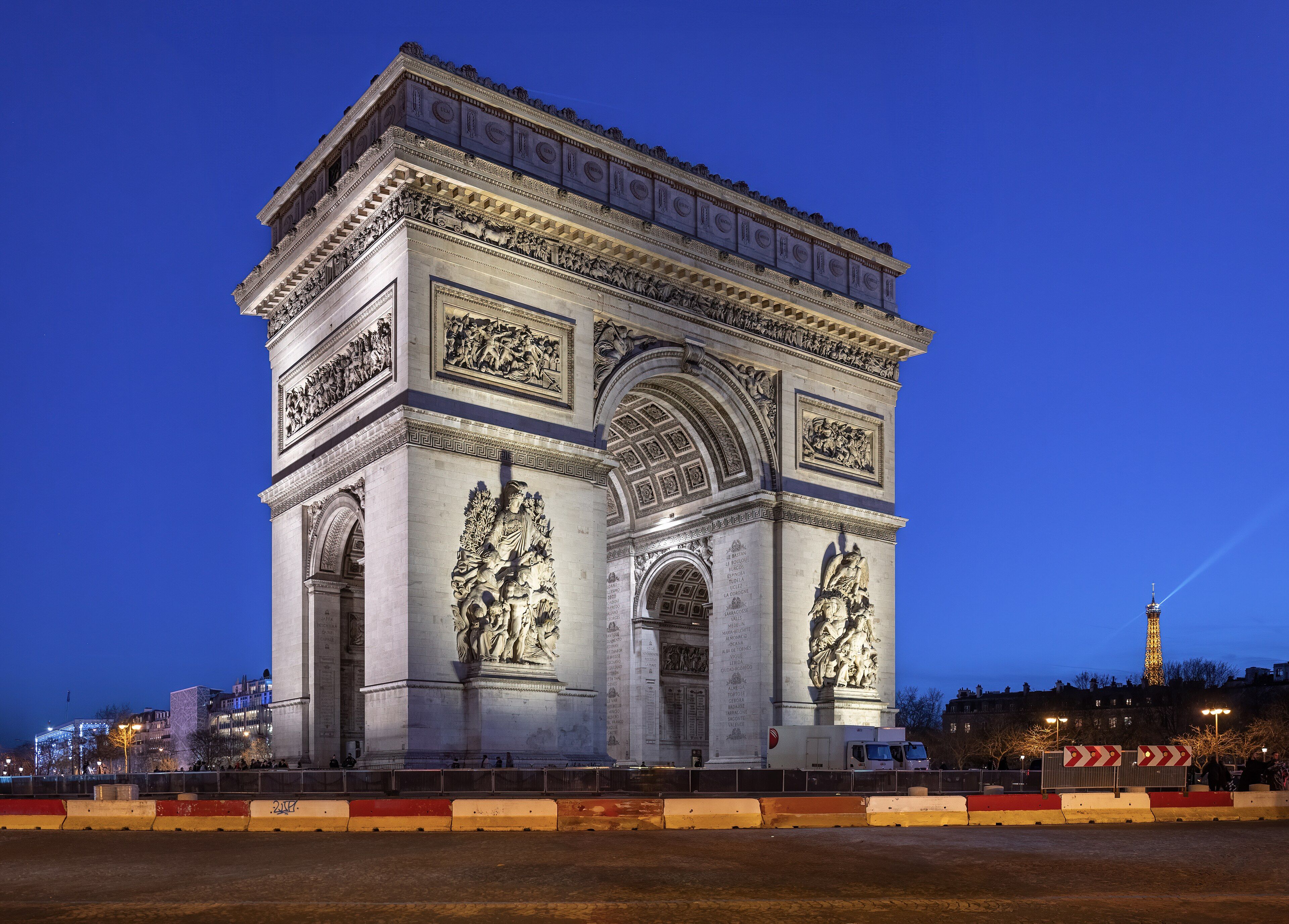 Arco de Triunfo y Campos Elíseos