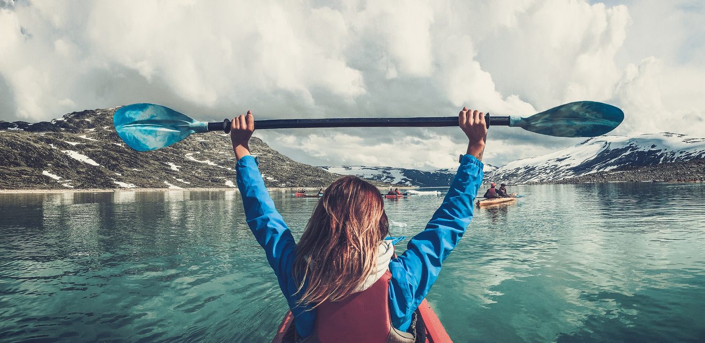kvinne i kajakk