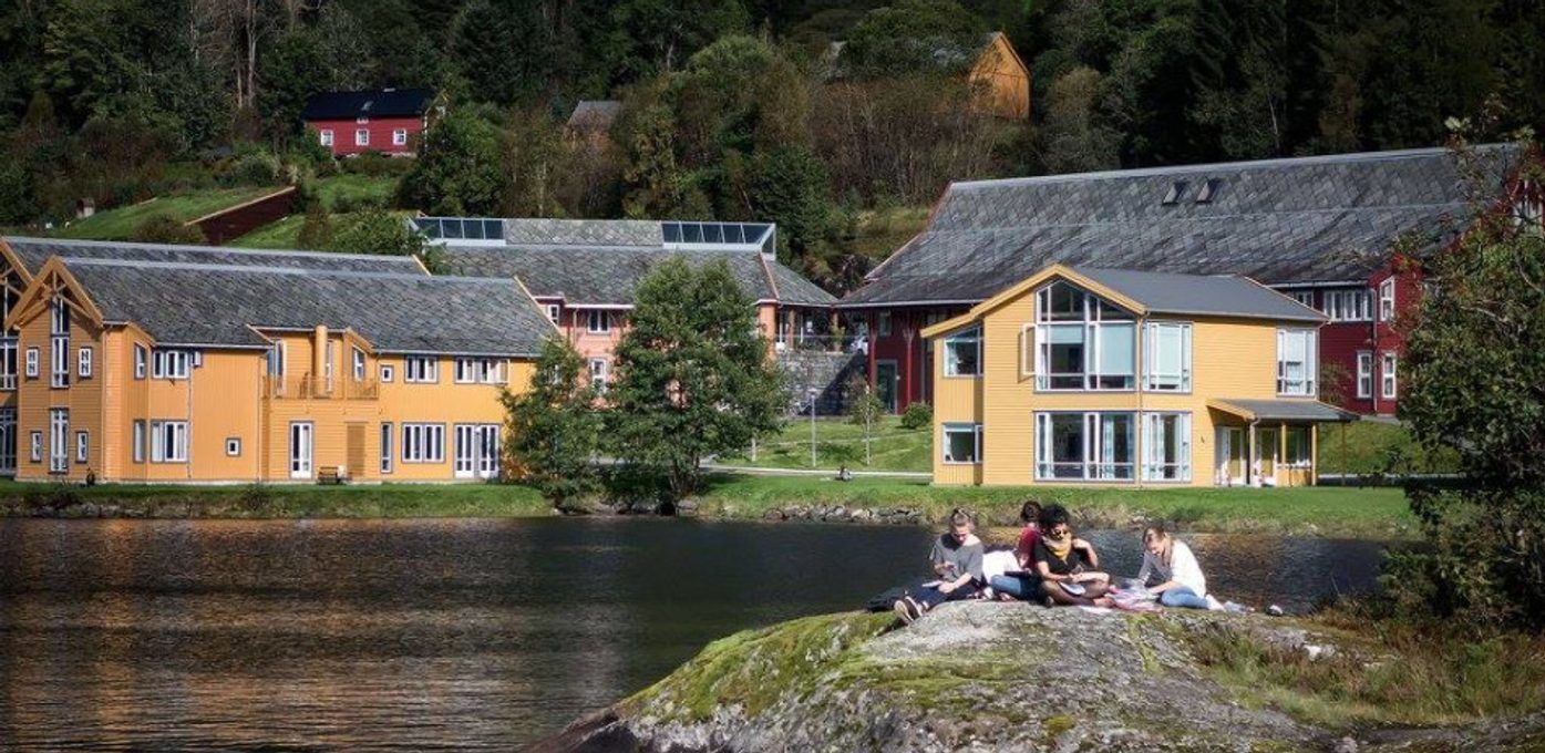 UWC Røde Kors i Fjaler