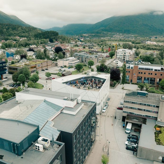Dronebilete Sunnfjord kunstmuseum u40