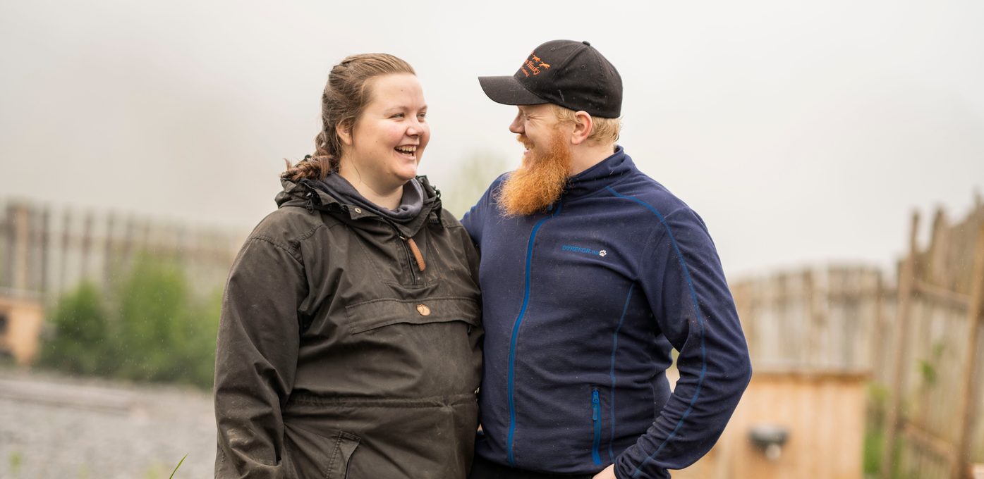 Guro Petronella Andersdotter Nordnæs-Enerhaug og Kyrre Johan Andersson Nordnæs-Enerhaug på Fururabben Husky.