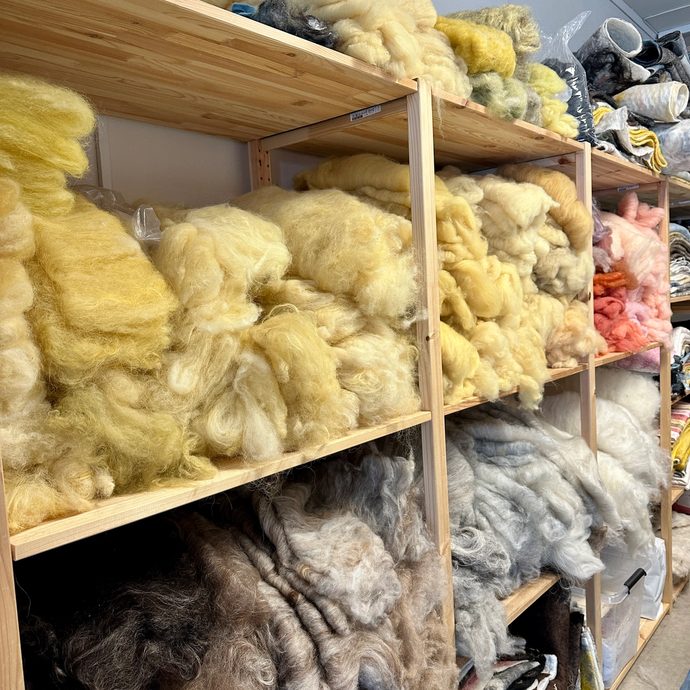 Farga ull flokk og fjell