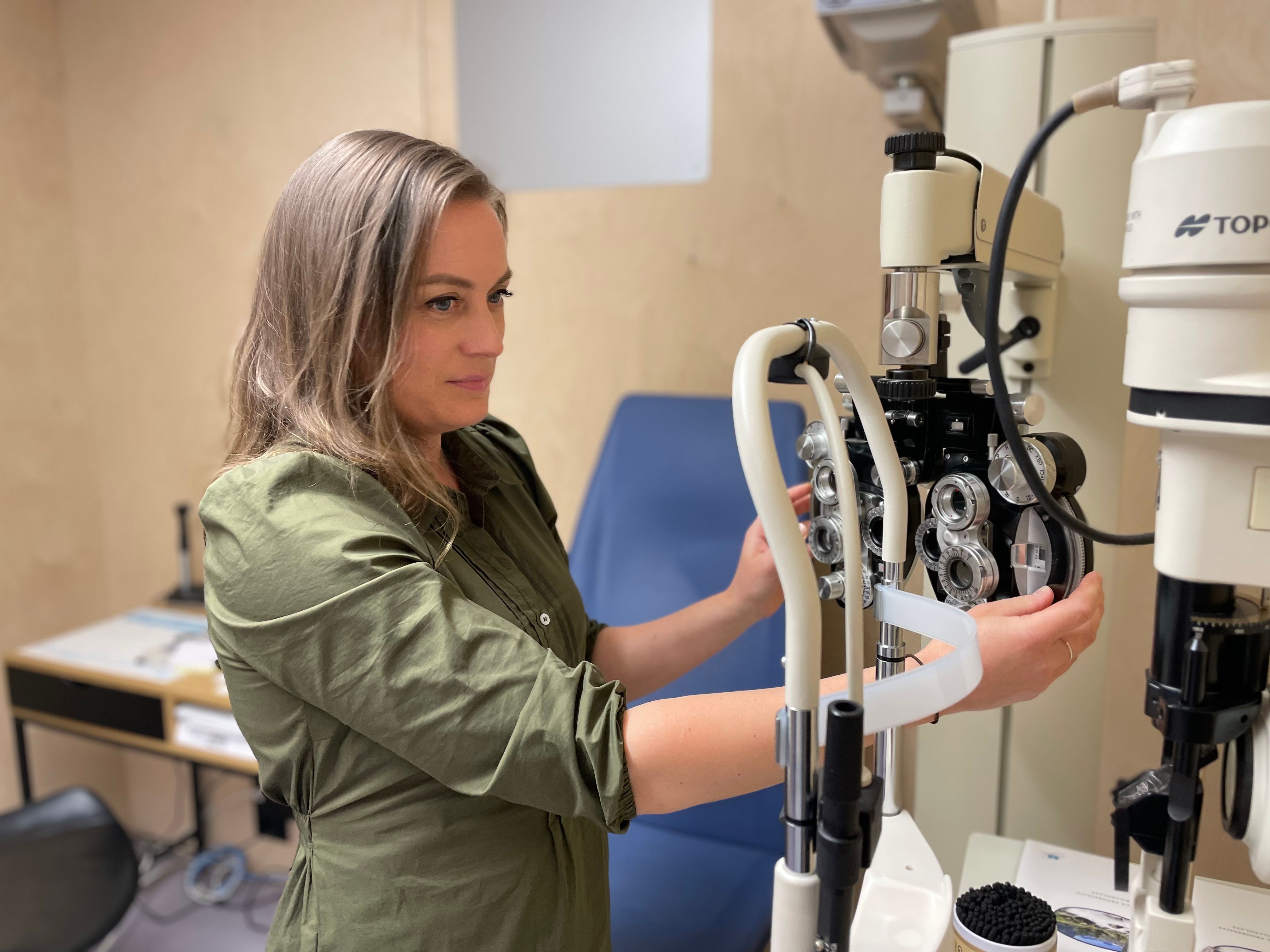 Optiker Elisa Sunde på Skei