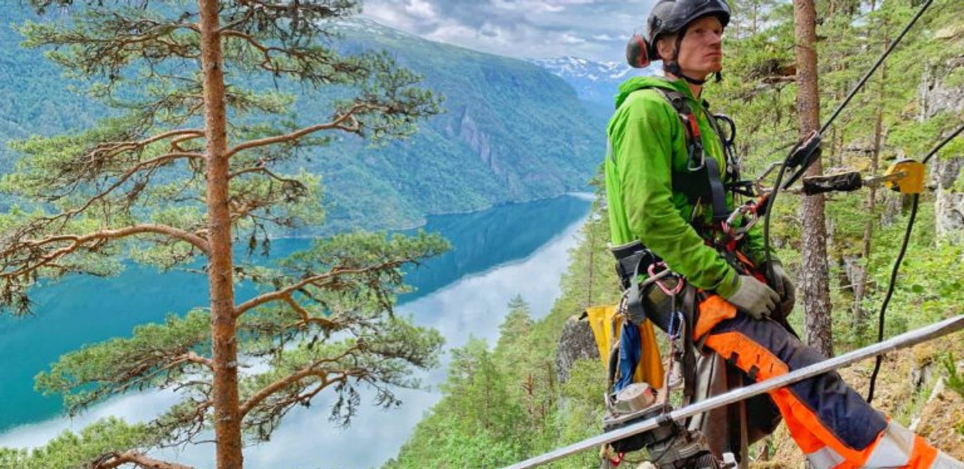 Anders Flæte jobbar som fjellsikrar hos Mesta
