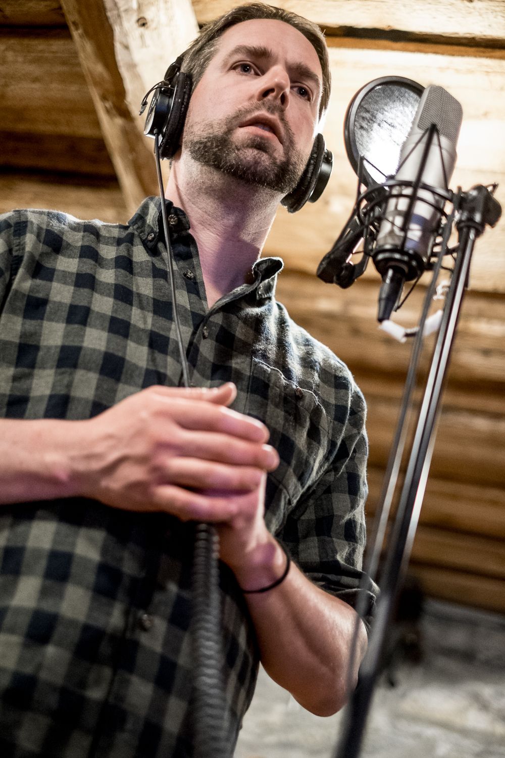 Jeff foran et mikrofonstativ