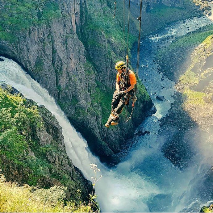 Anders Flæte jobbar som fjellsikrar i Mesta