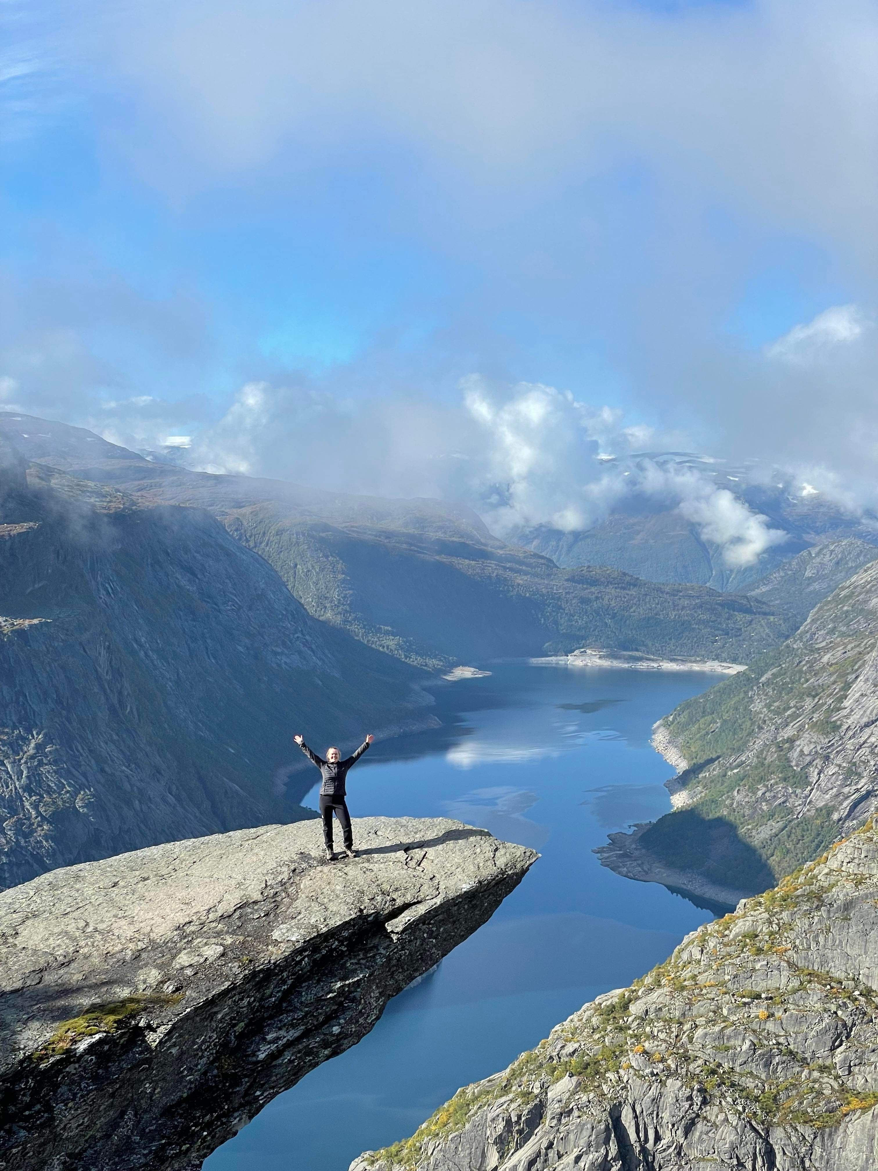 anine fjelltur trolltunga