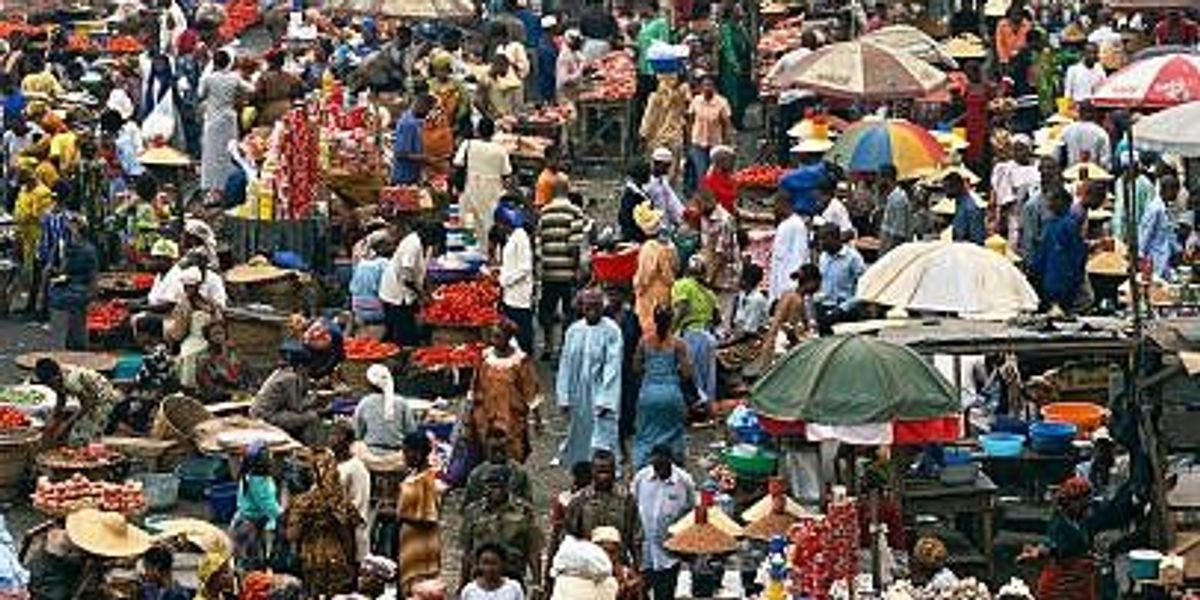 Market Squares as Cultural Stages: The Theatre of Everyday Life in Africa