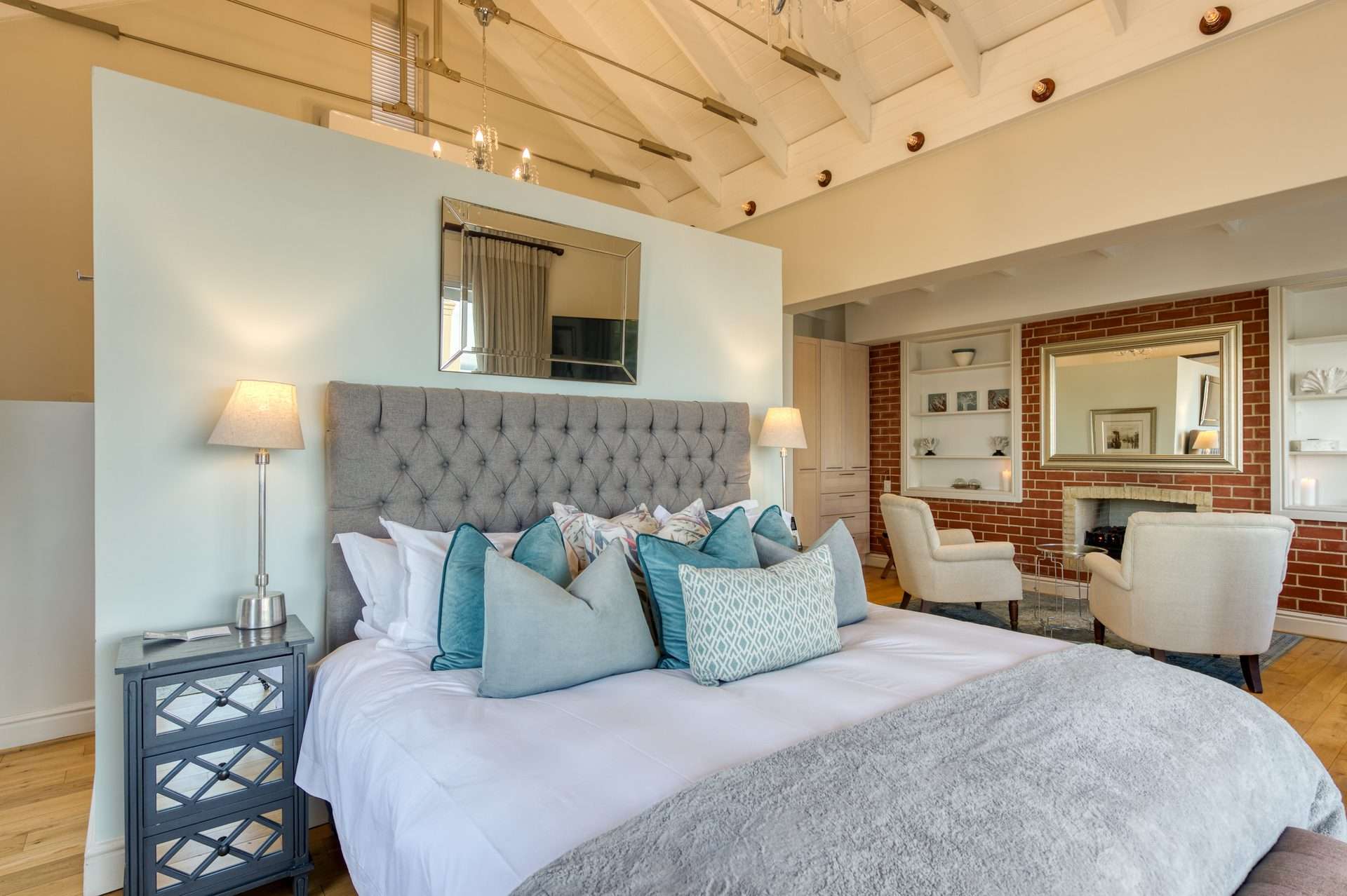 Courtyard Suite
