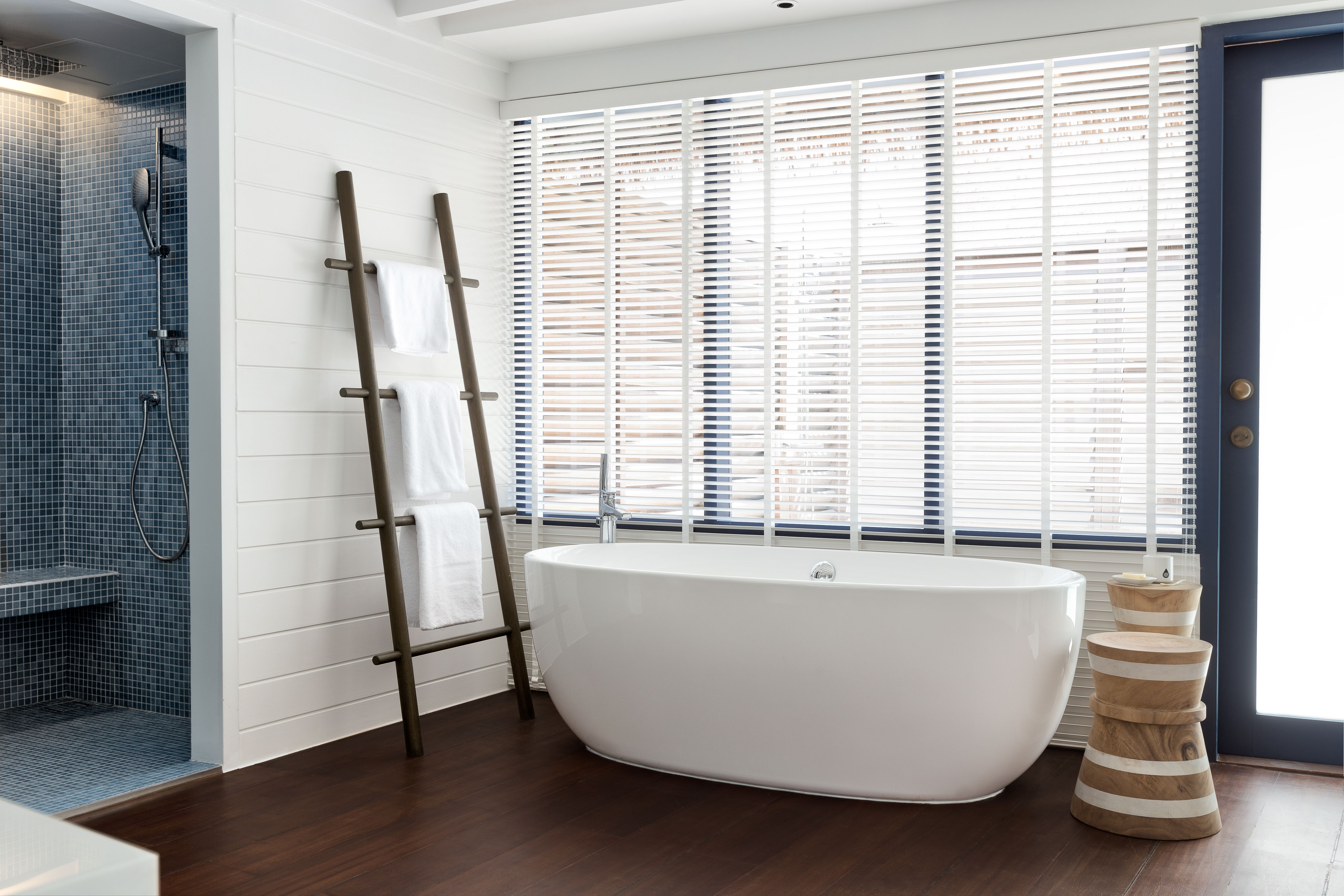Bathtub