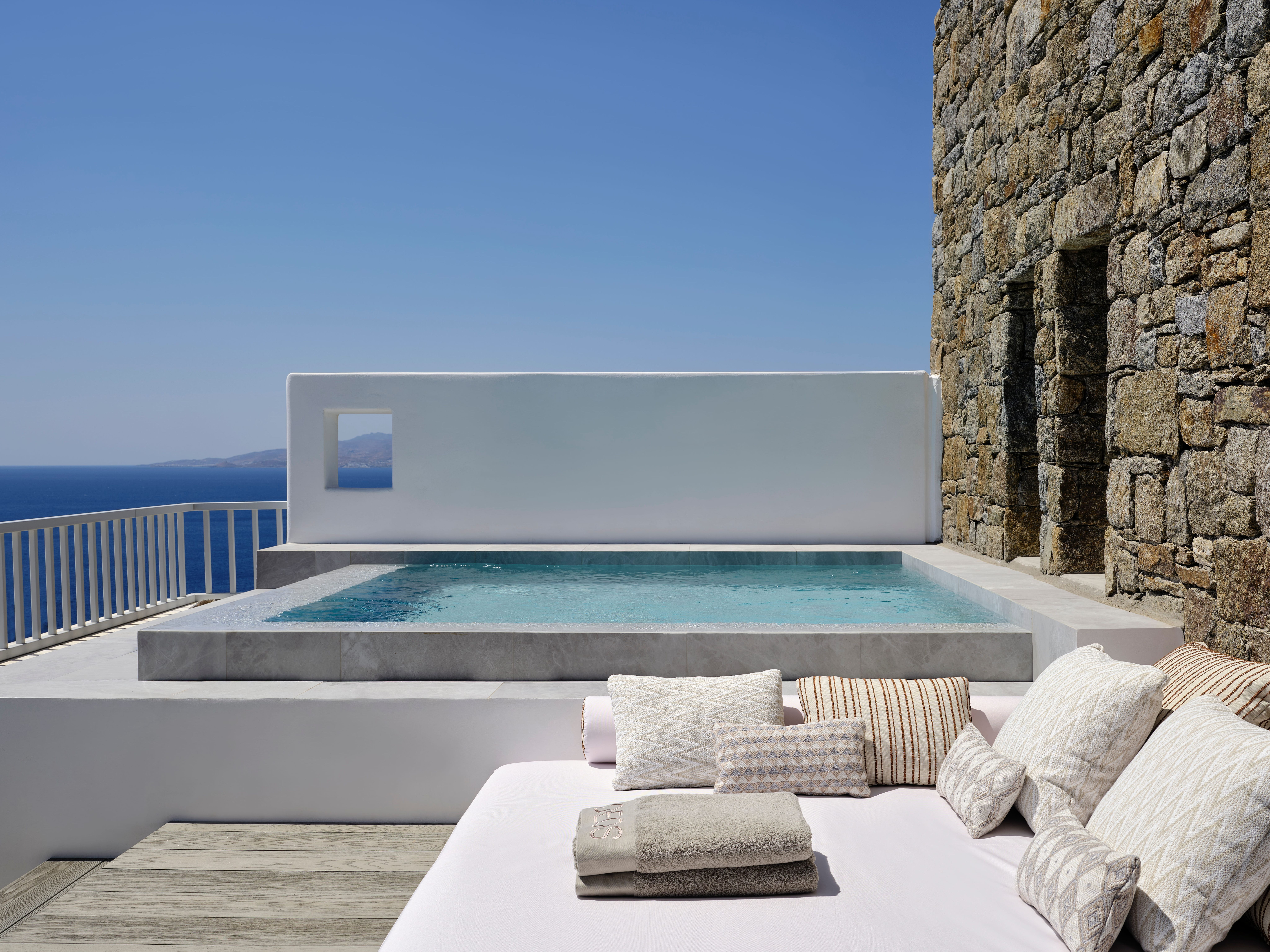 Delta Room with Private Pool and Sea View