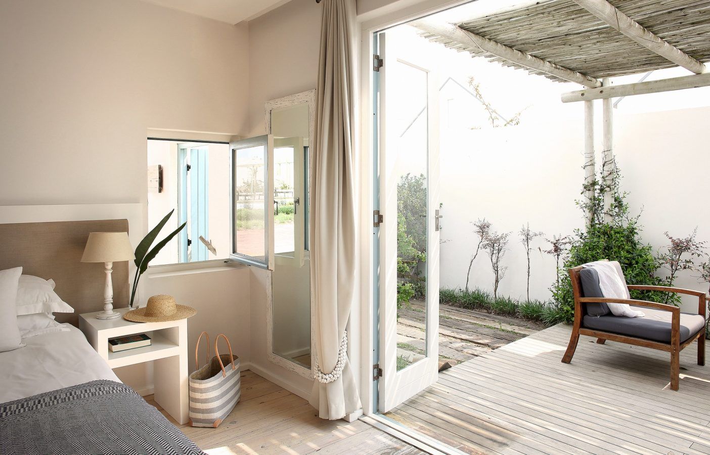 Courtyard Room