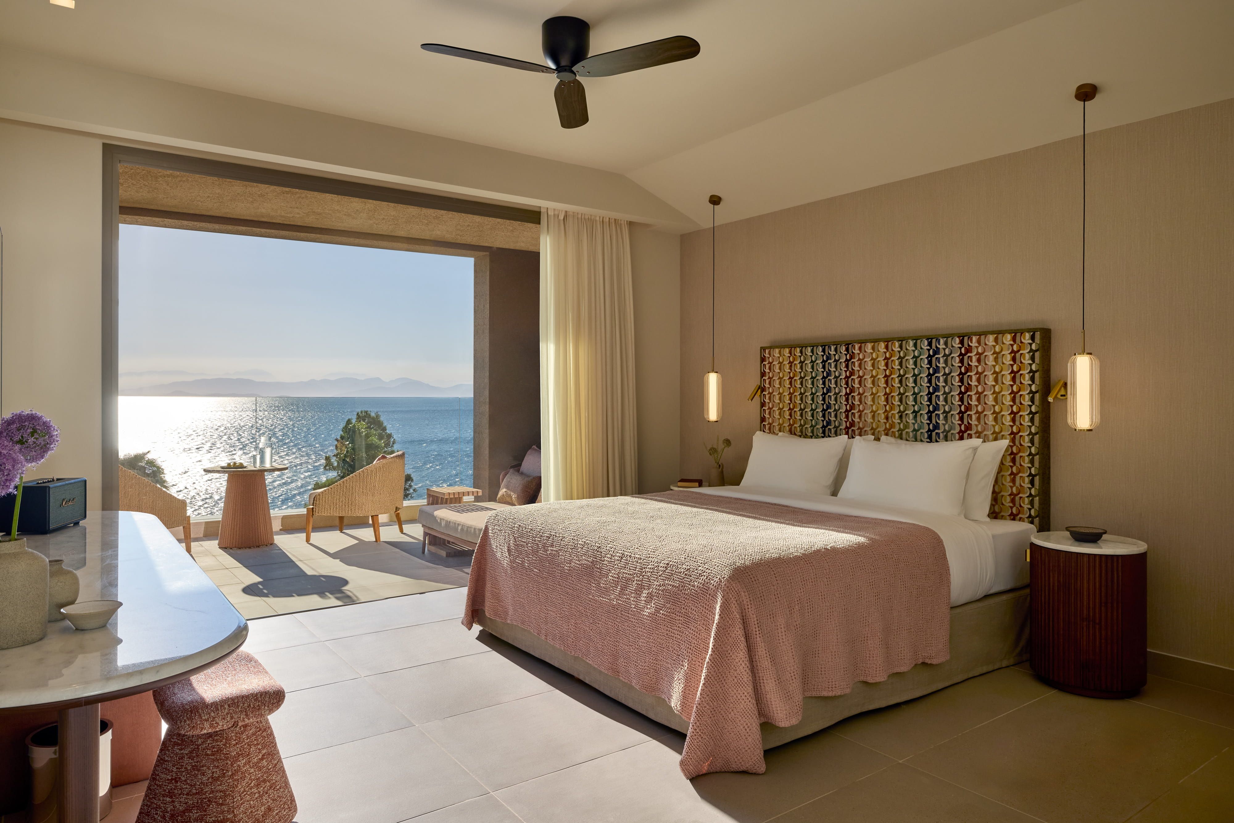 Rooftop Junior Suite Front Sea View