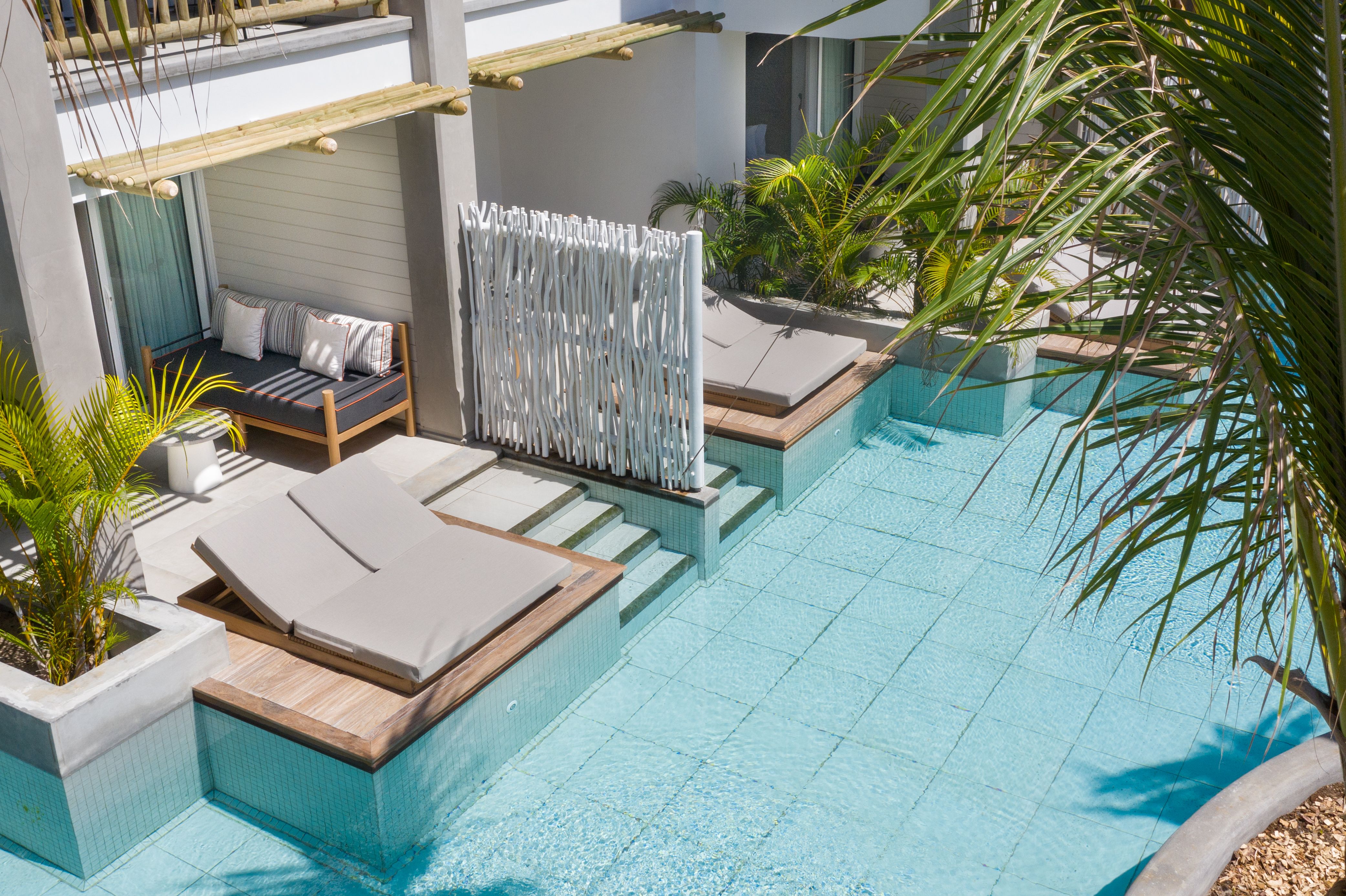 Swim-Up-Room