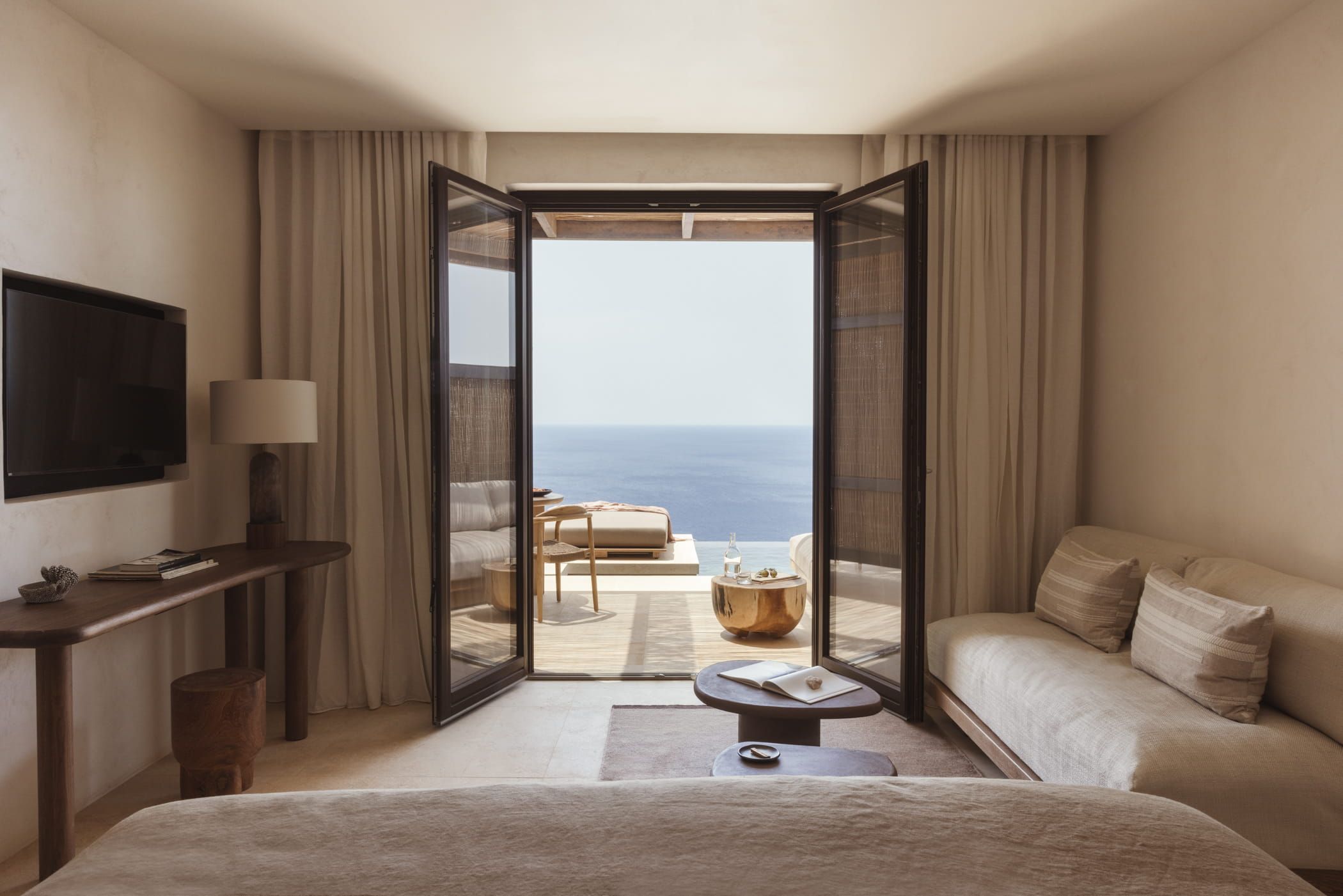 Executive Cave Suite