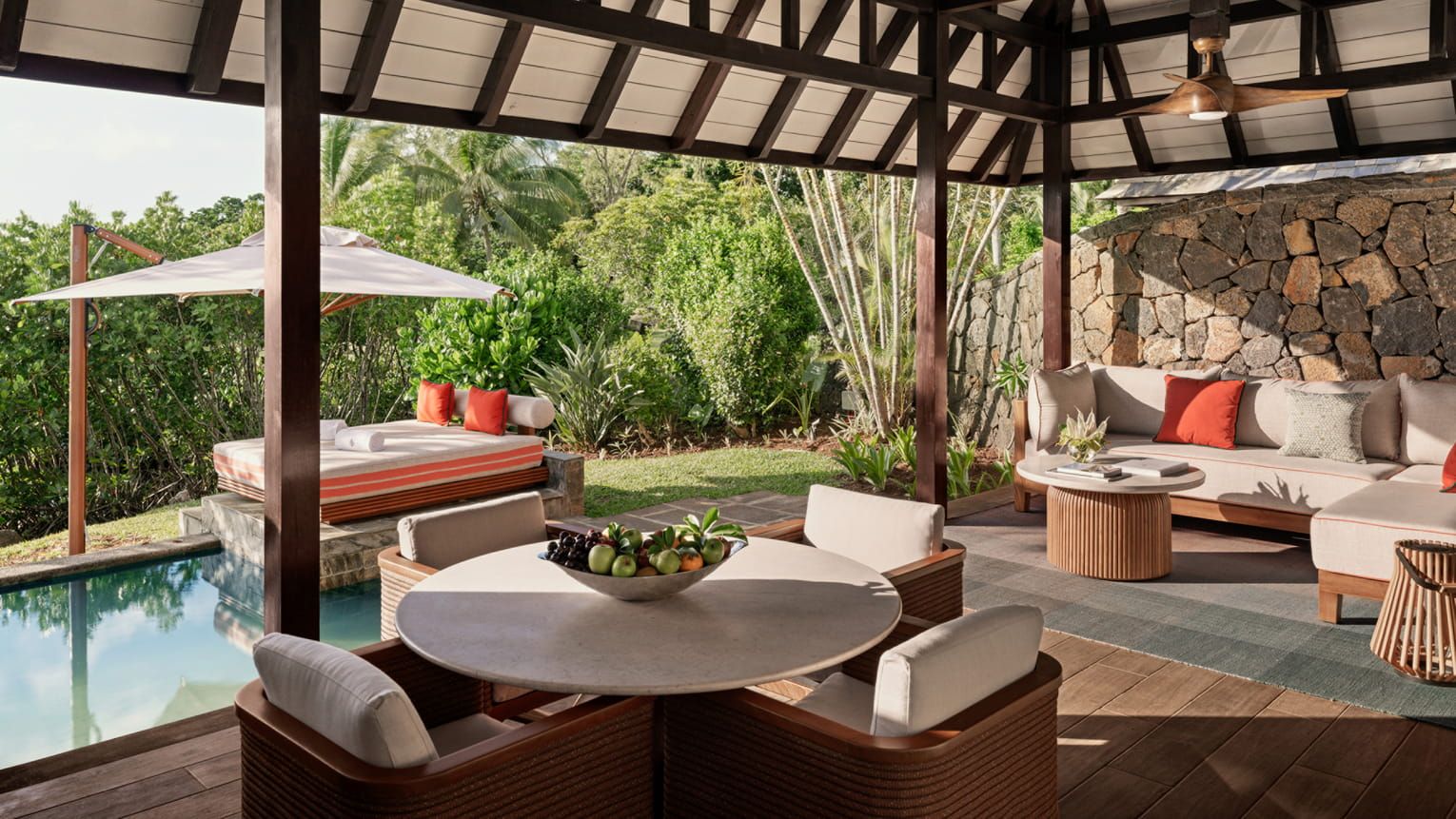 Island Garden Pool Villa