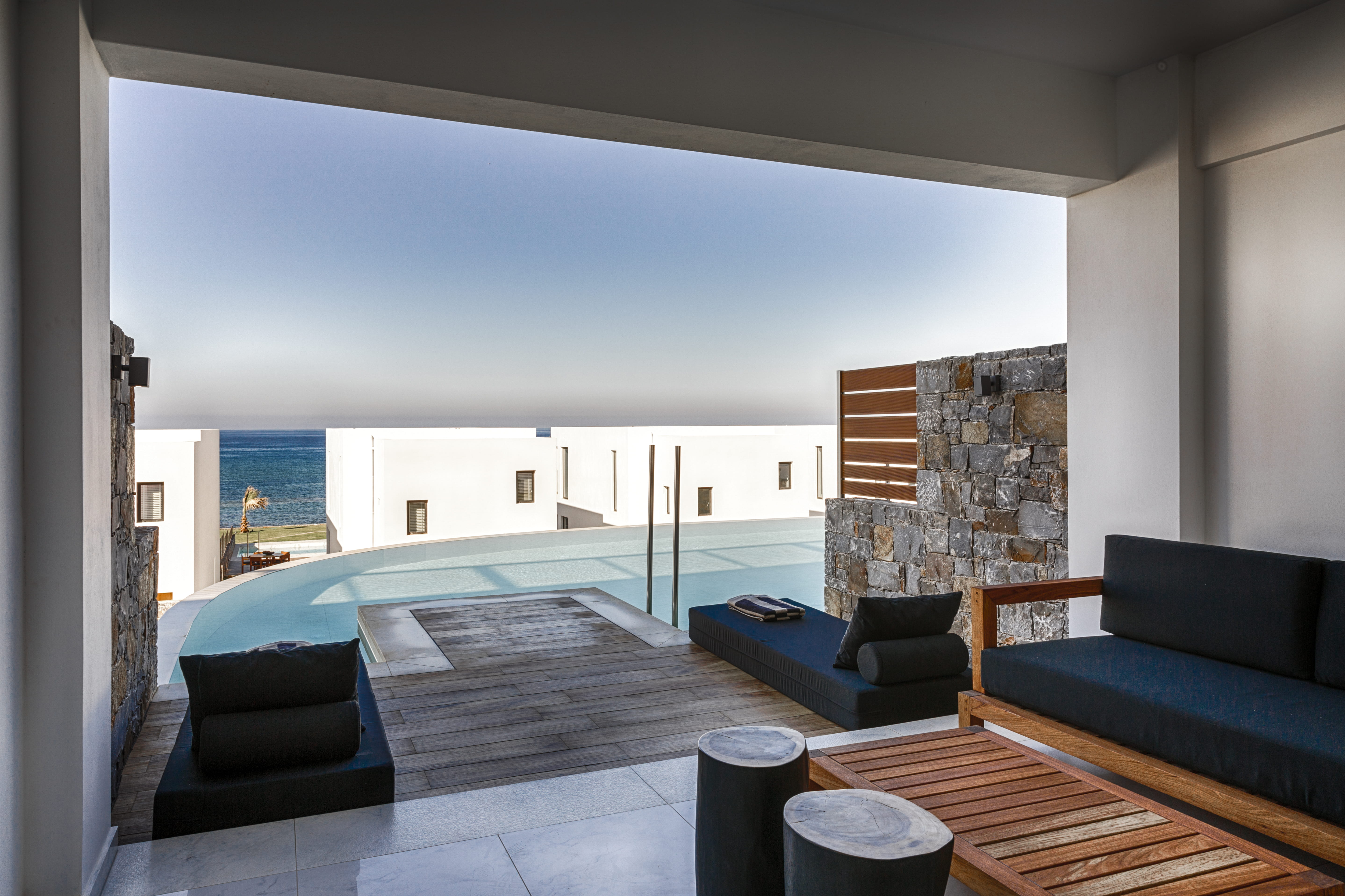 Luxury Guestroom with Sharing Pool 
