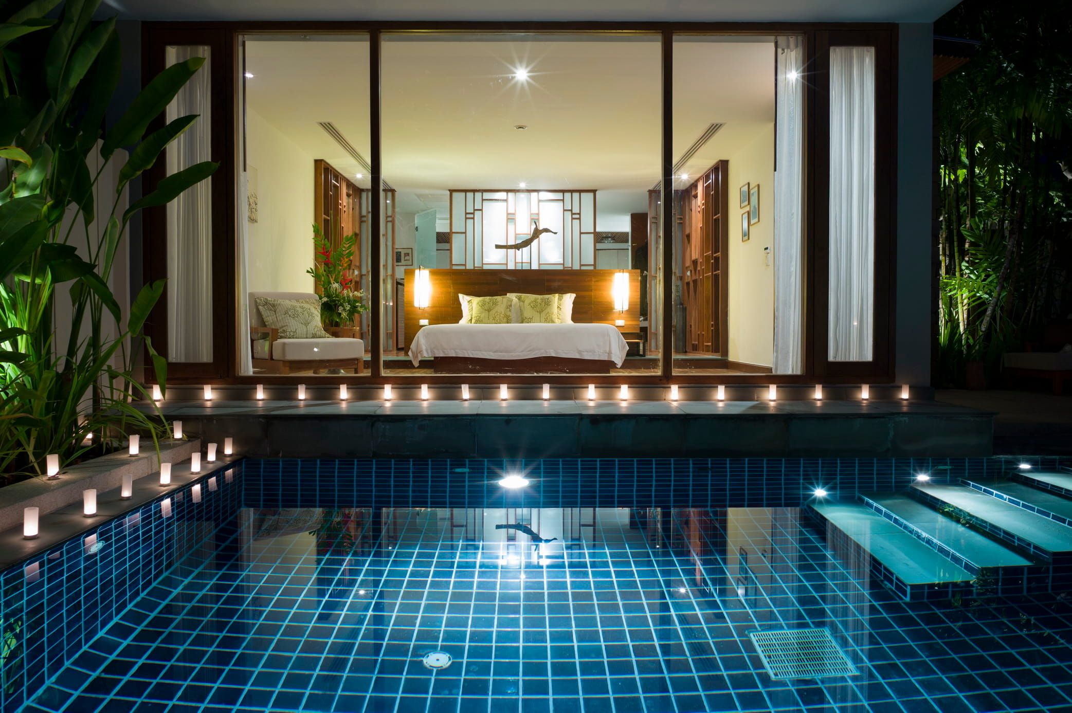 Pool Residence
