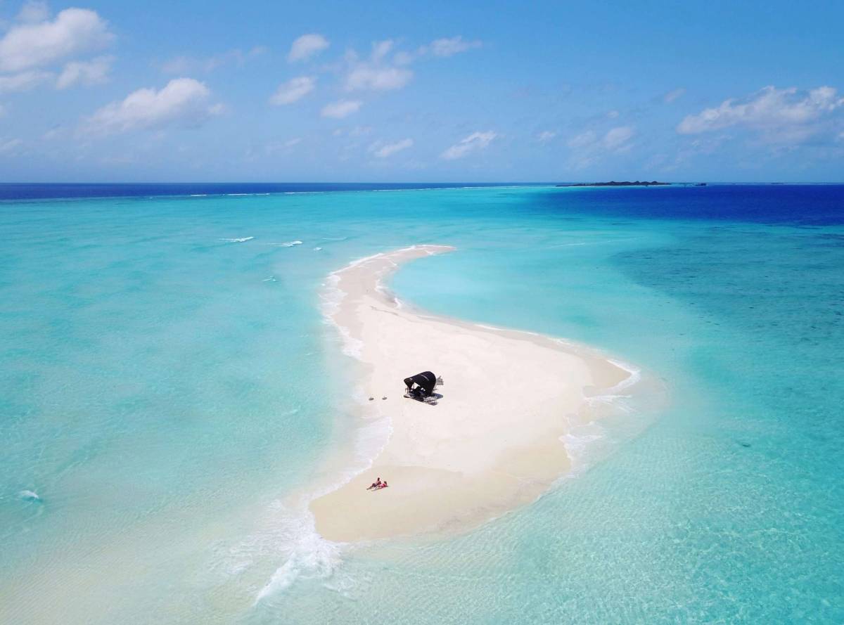 Hurawalhi Island