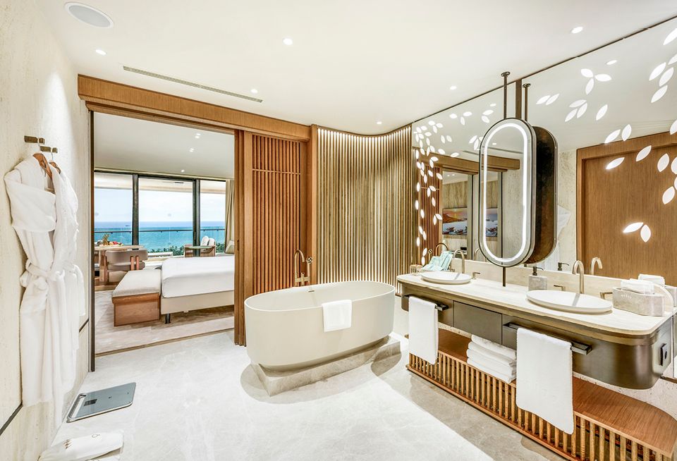 Crown Signature Suite