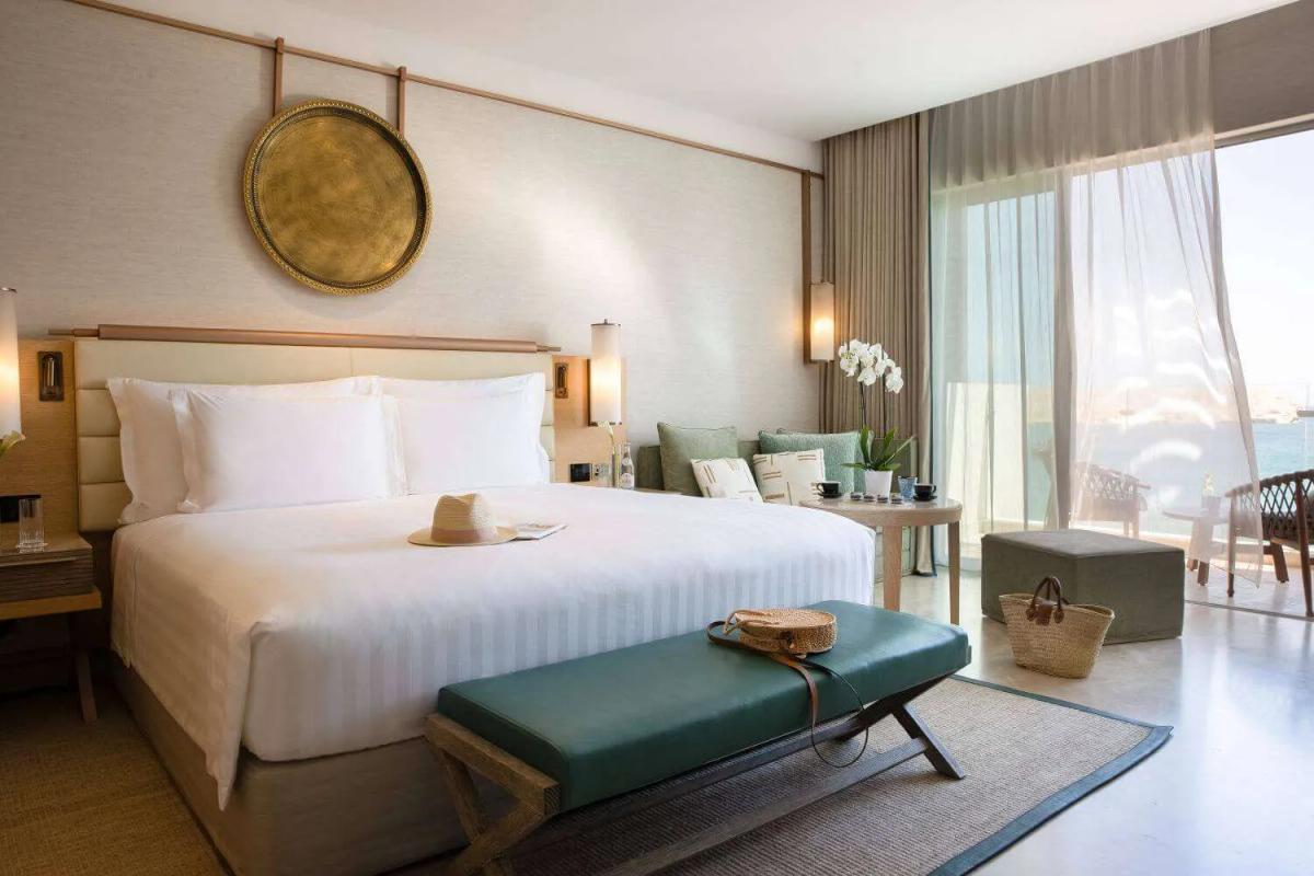 Deluxe Ocean Room with Balcony