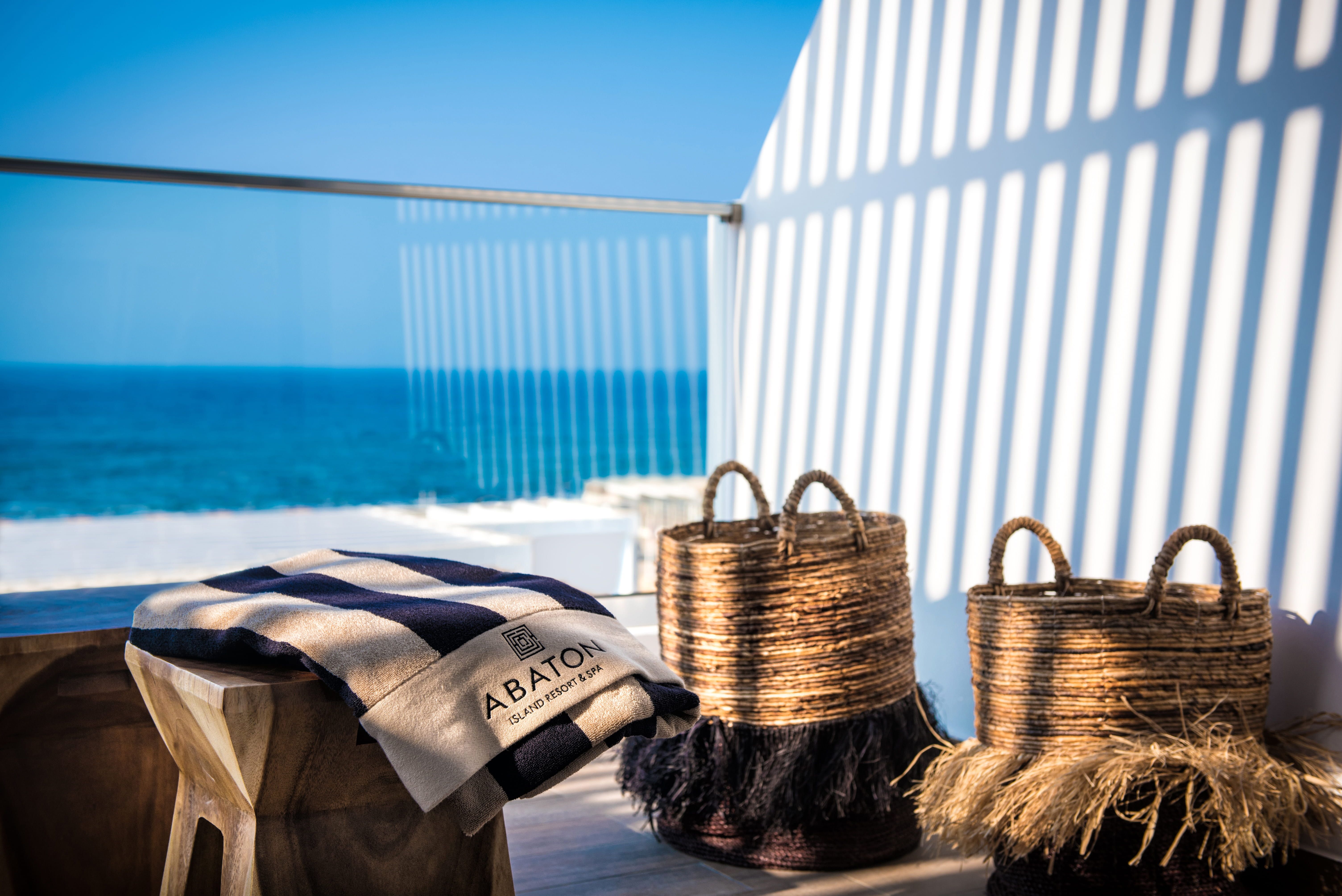 Deep Blu Deluxe Sea View Guestroom