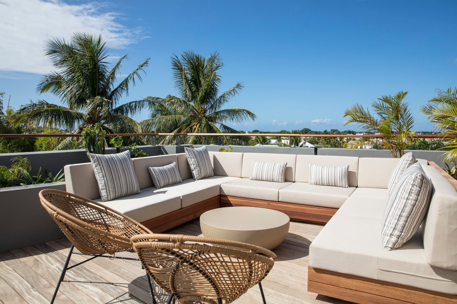 LUX* Pool Penthouses