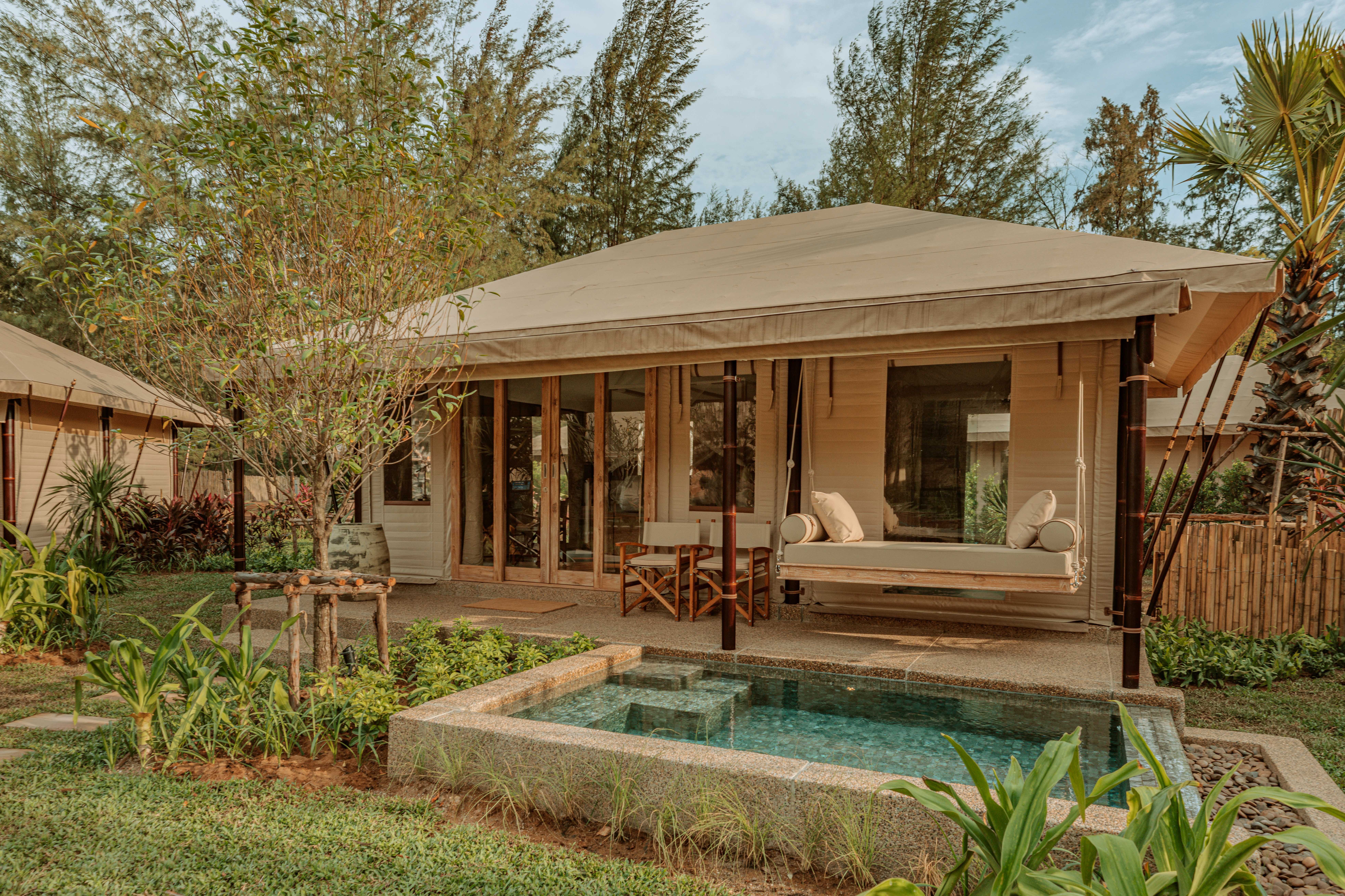 One Bedroom Lagoon Pool Tent