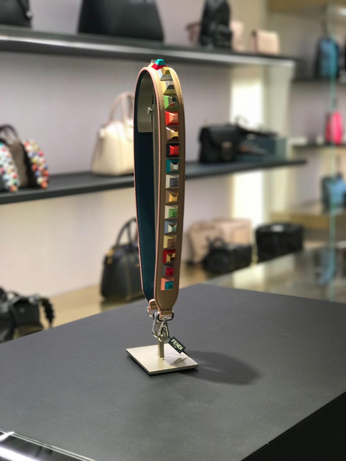 Handbag Strap Display — image 3
