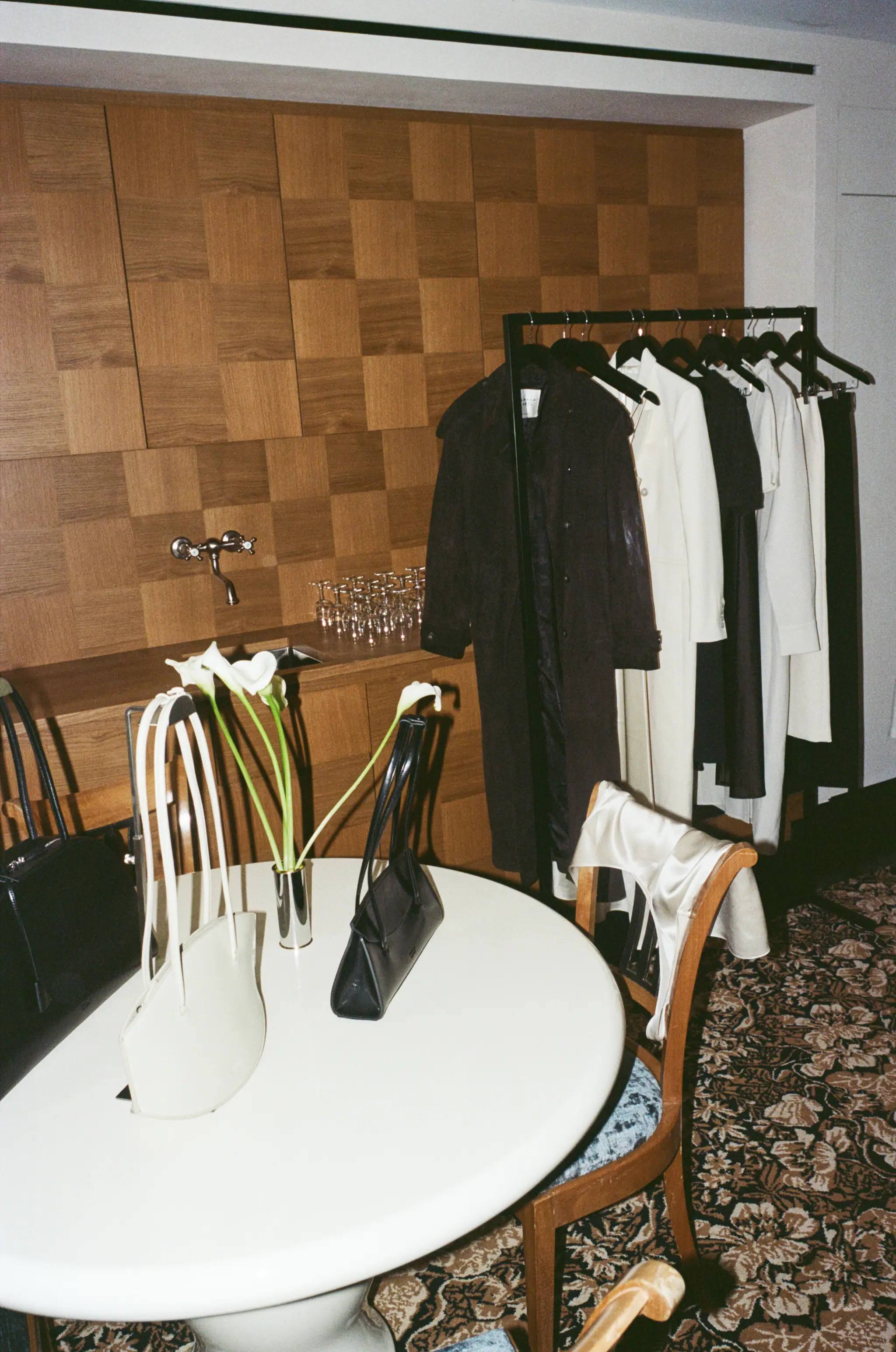 Van Etten @ Pied a Terre Paris